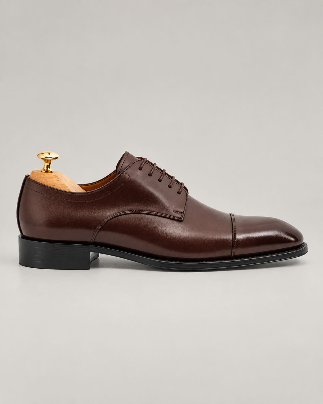 Braune Derby-Schuhe aus Kalbsleder mit Cap Toe