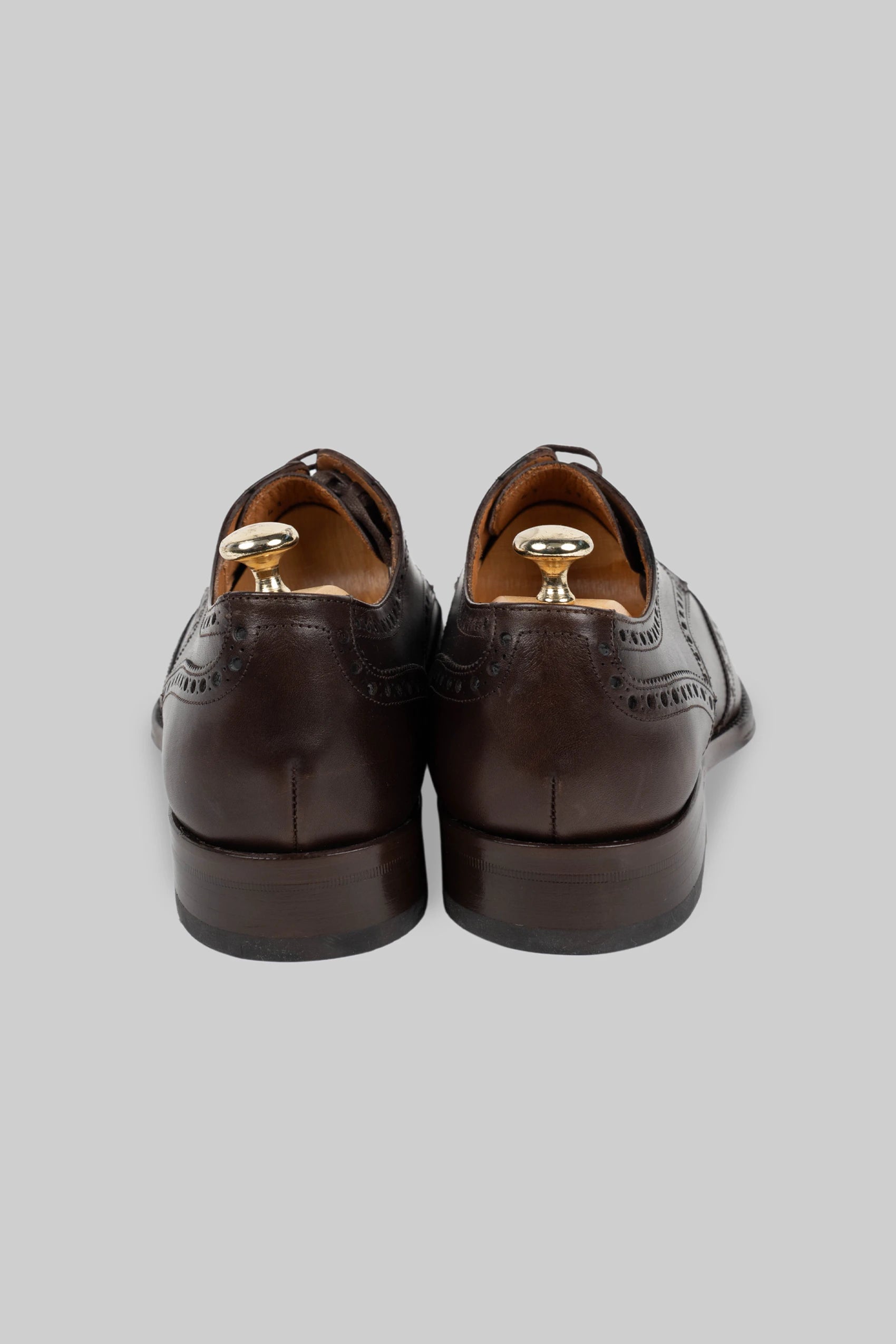 Brauner Lederschuh im Derby-Stil