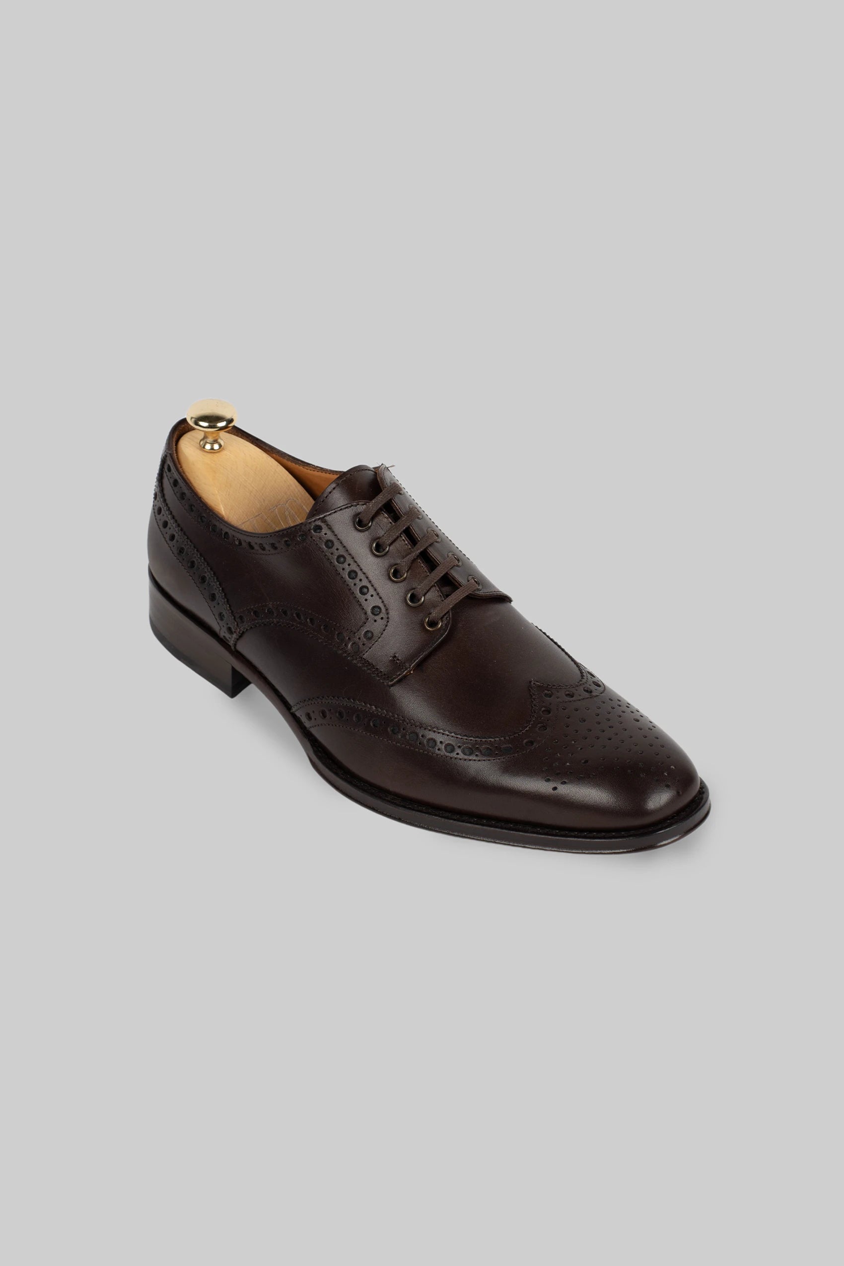 Brauner Lederschuh im Derby-Stil