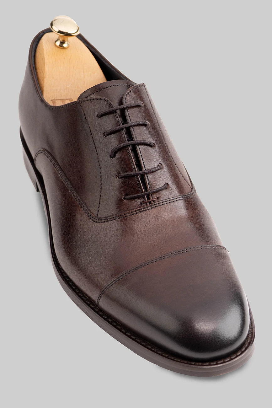 Brauner Oxford-Schuh aus Kalbsleder