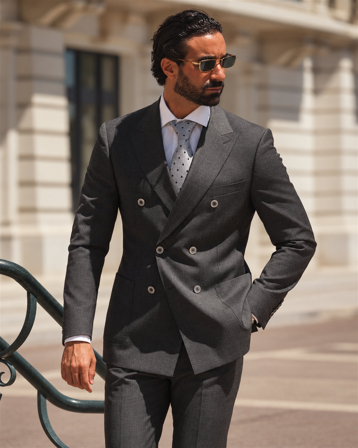 Brauner Slim-Fit Zweireiher aus Wollmischung