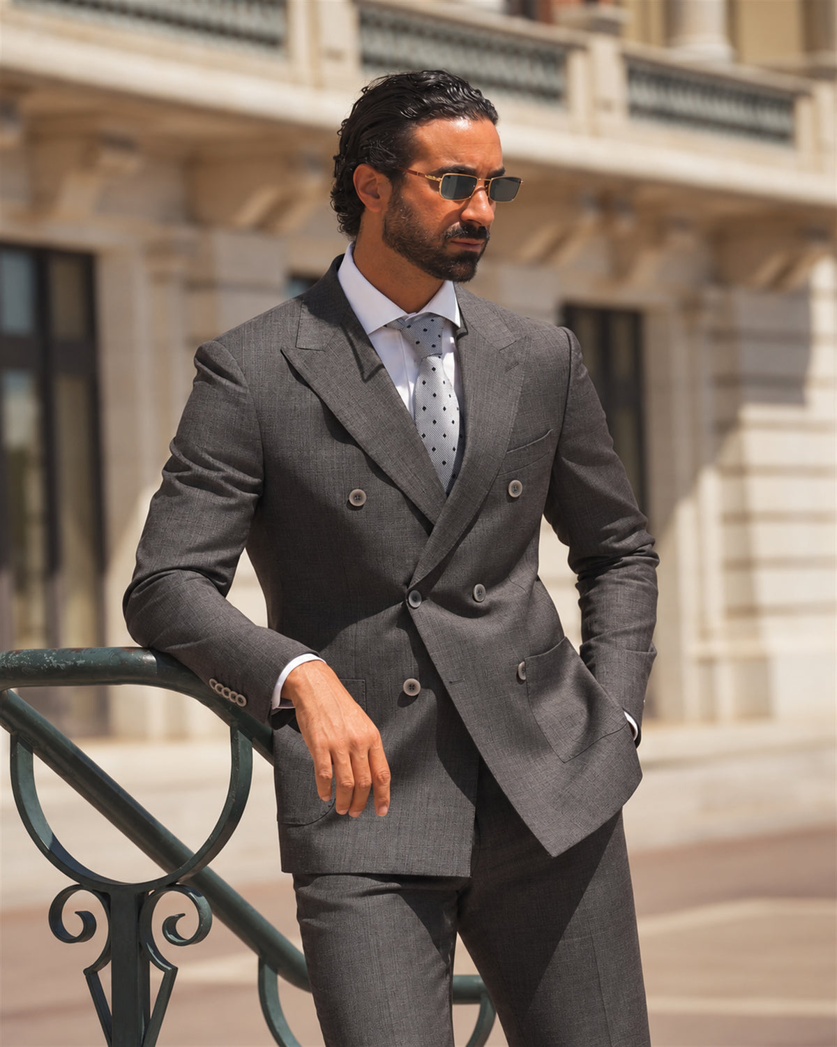 Brauner Slim-Fit Zweireiher aus Wollmischung