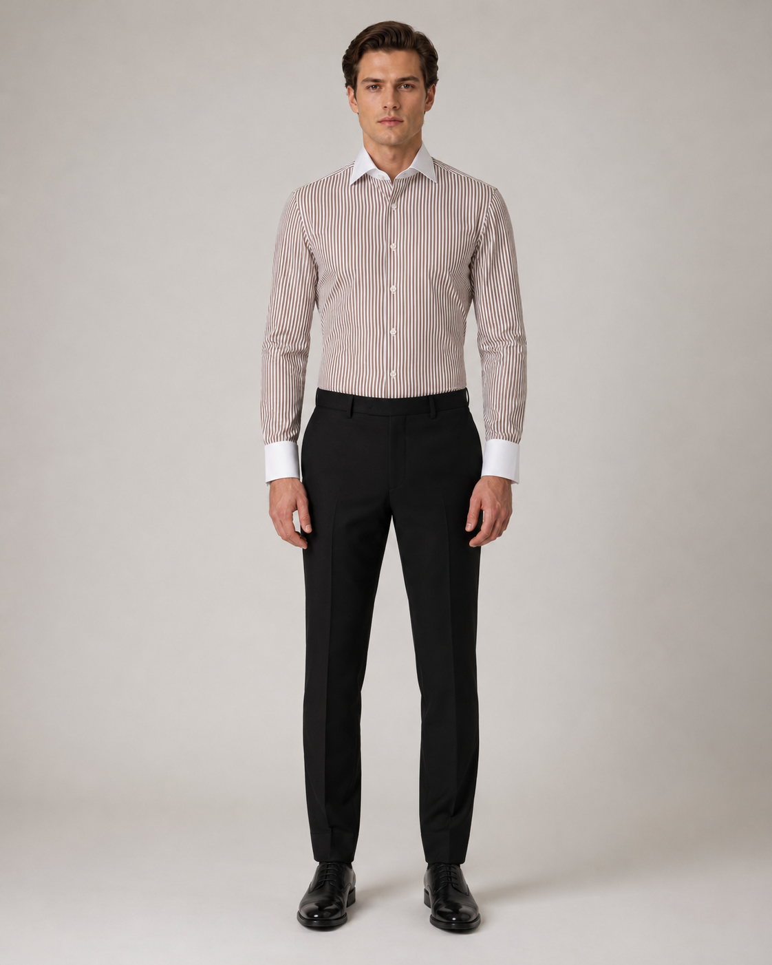 Braunes Slim Fit Hemd aus Baumwolle mit weißen Streifen
