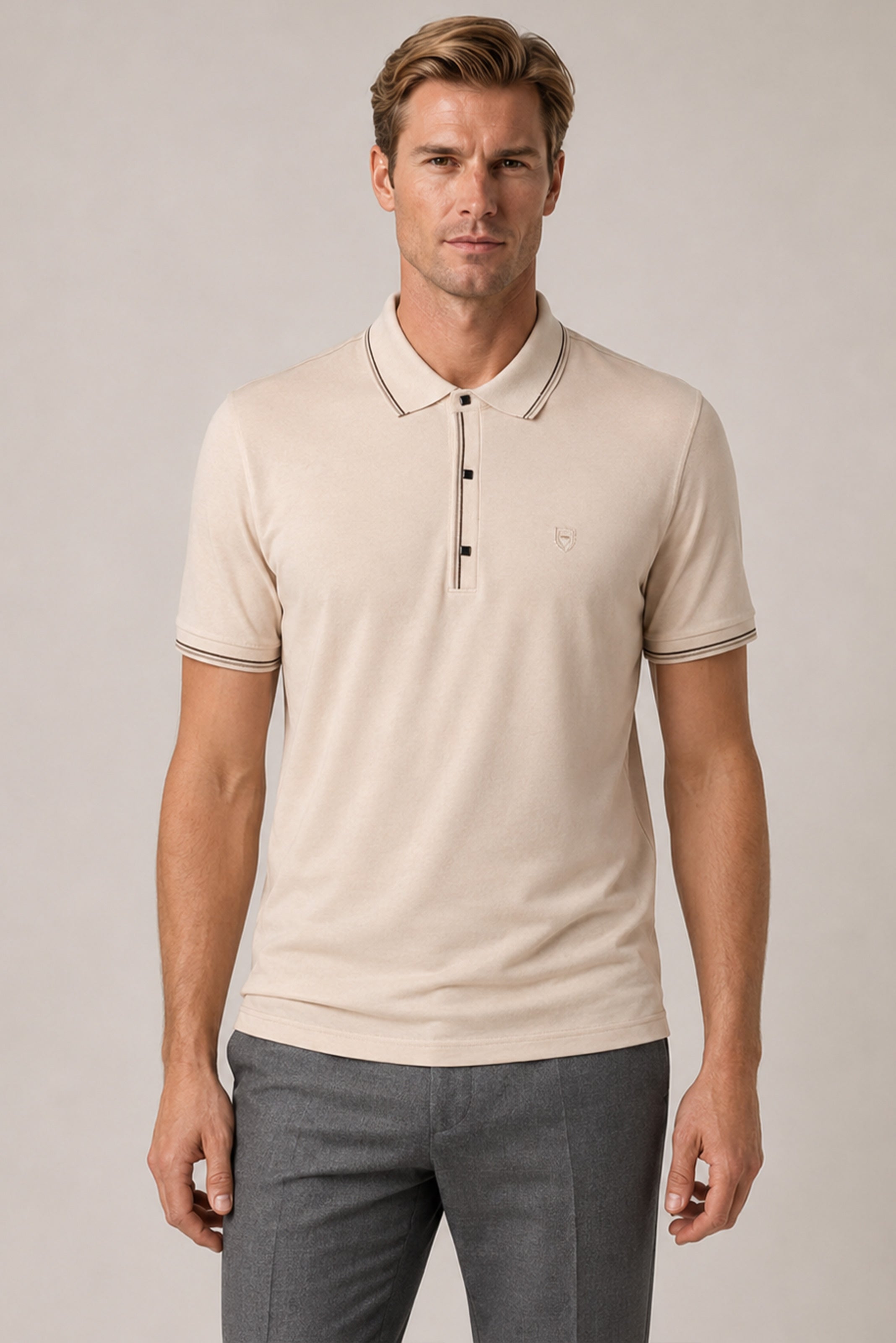 Cremefarbiges Polo-Shirt aus Baumwolle