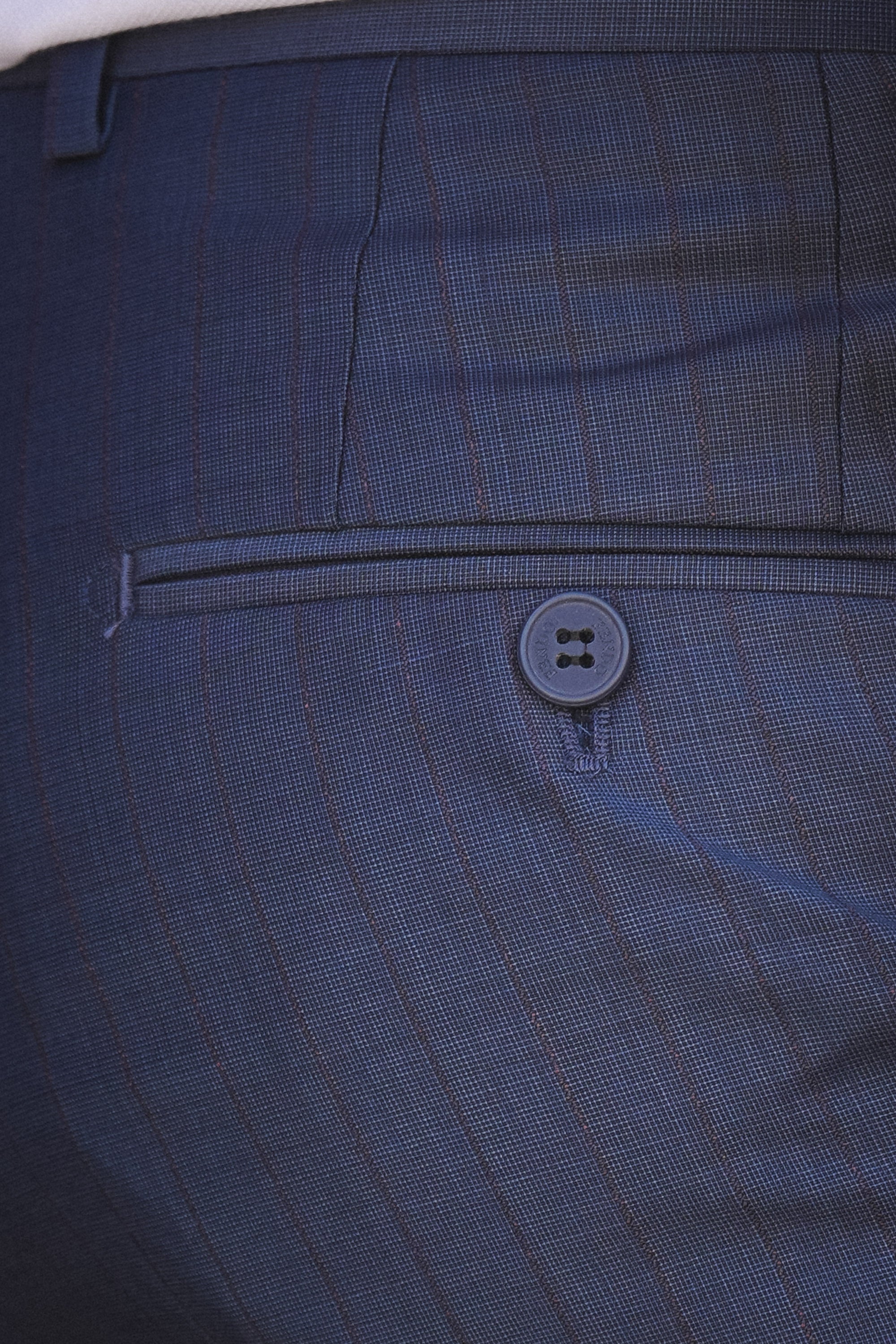 Navyblauer Slim-Fit Super 130’s Wollanzug mit Karomuster und Einreiher