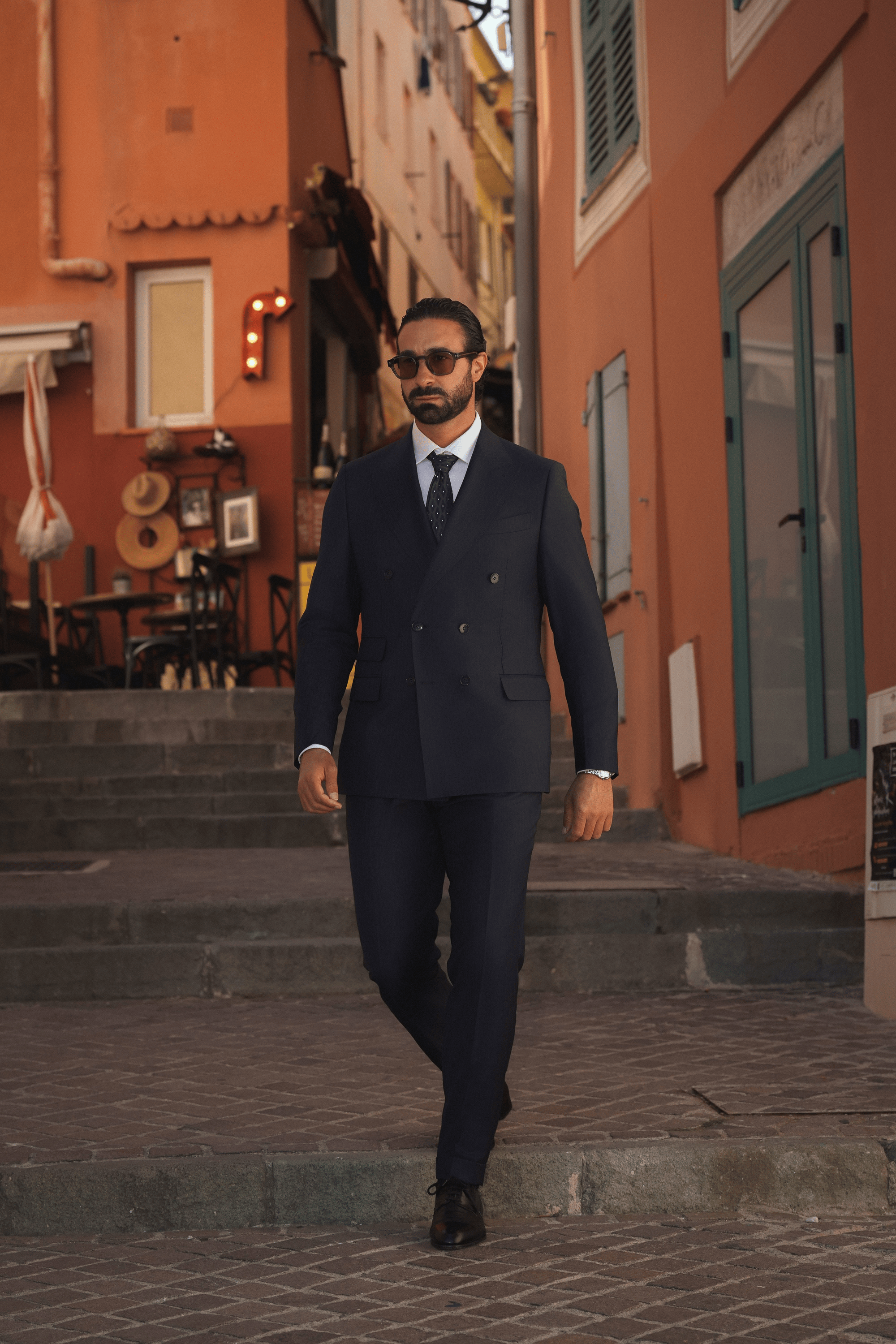 Dunkelblauer Slim-Fit Super 130’s Wollanzug mit Nadelstreifen und Zweireiher