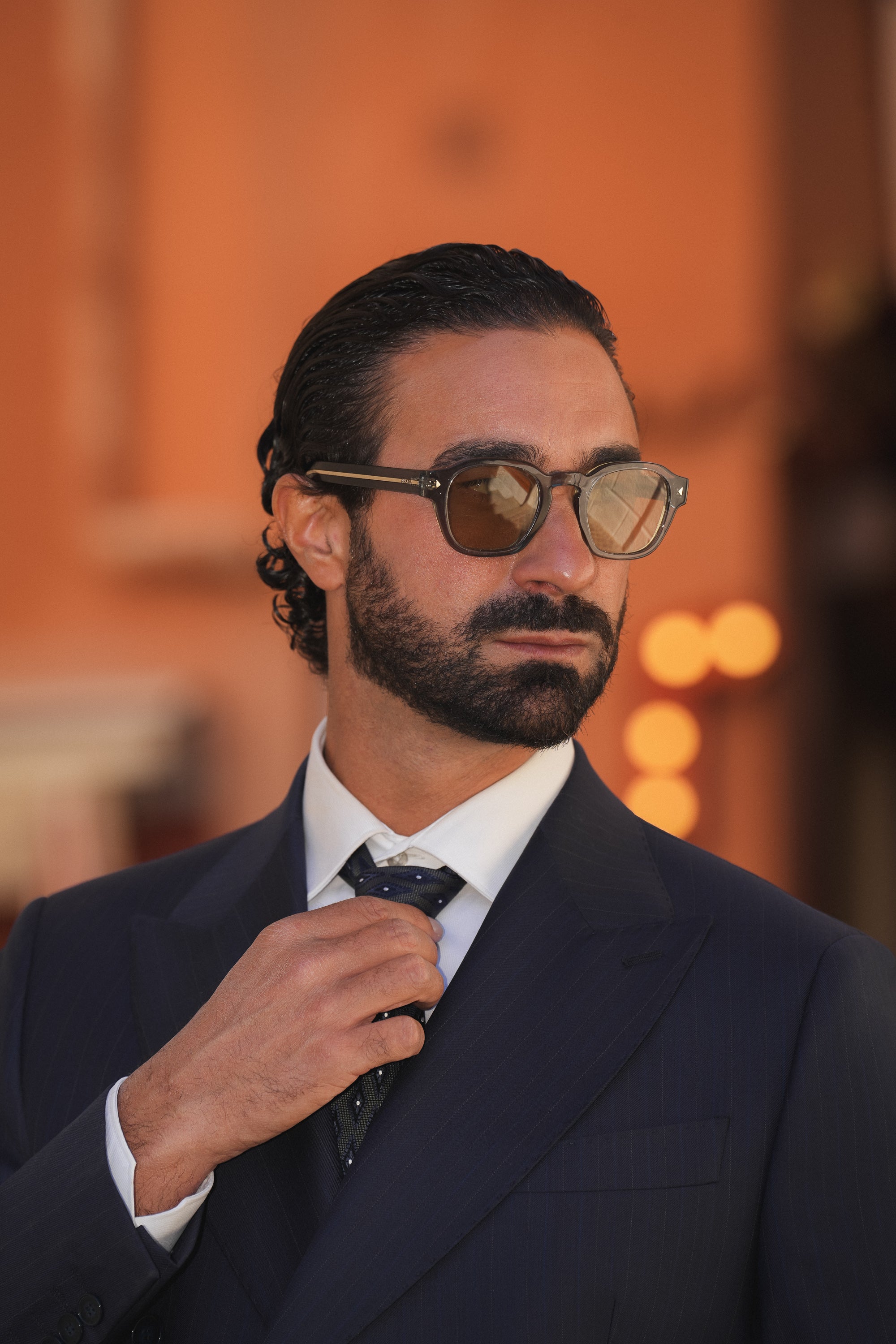 Dunkelblauer Slim-Fit Super 130’s Wollanzug mit Nadelstreifen und Zweireiher