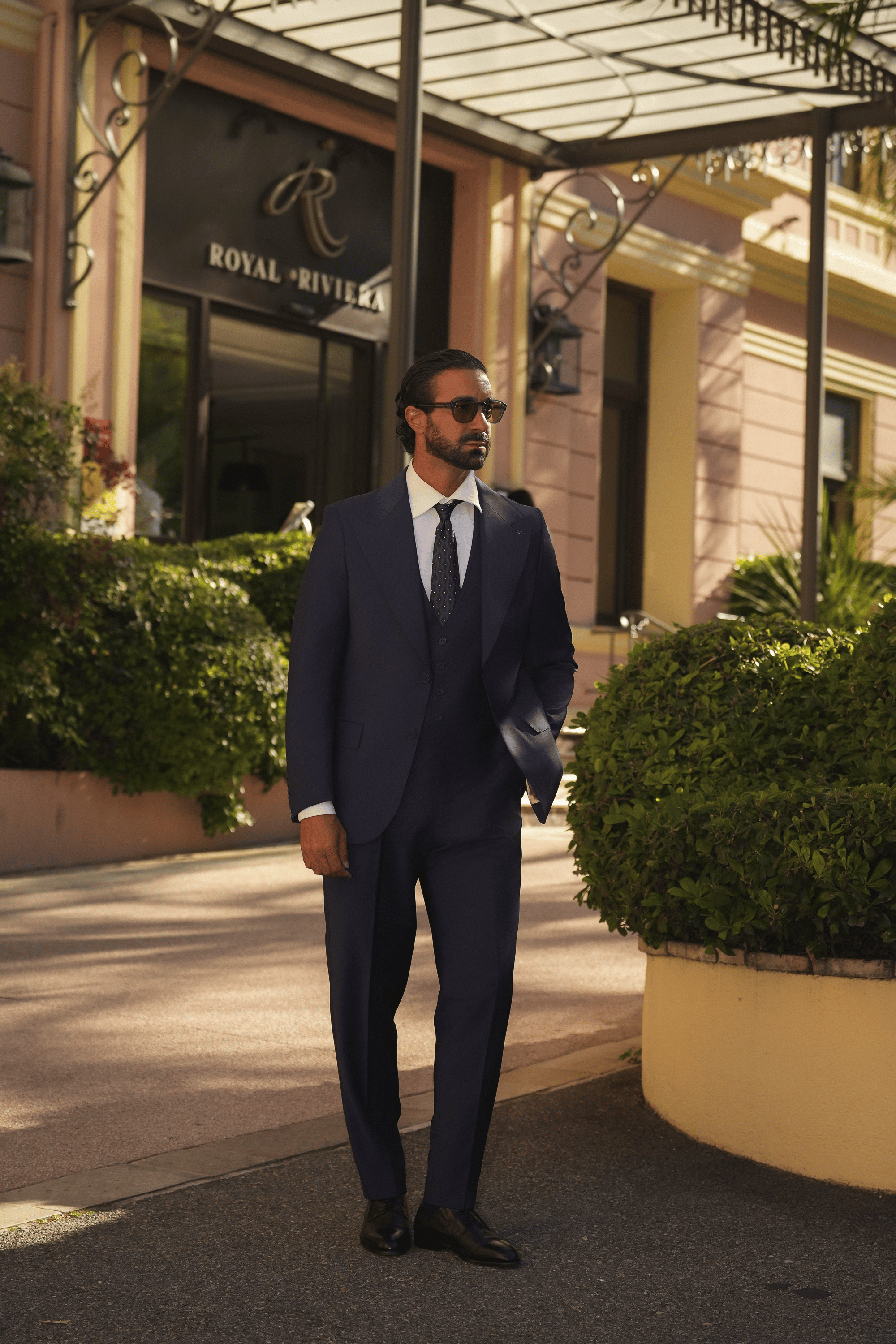 Indigoblauer Slim-Fit Cerruti Wollanzug mit Einreiher