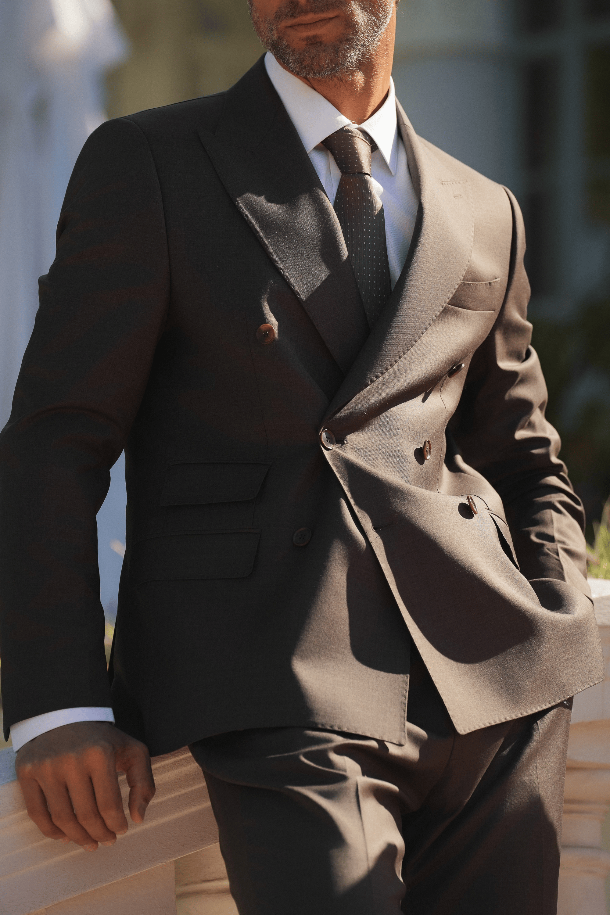 Brauner Slim-Fit Wollanzug mit Zweireiher