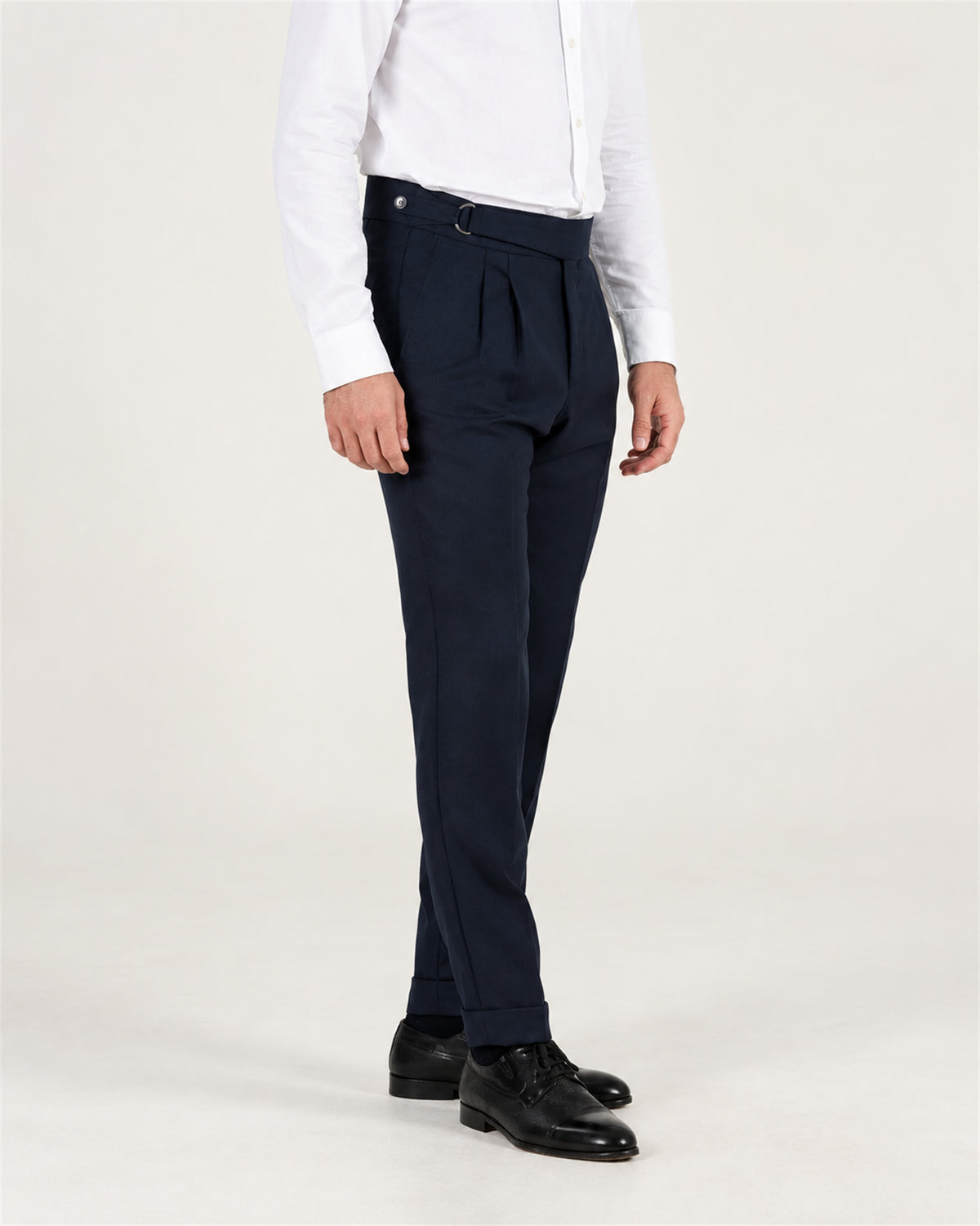 Dunkelblaue Hose aus italienischer Wolle Tailored Fit