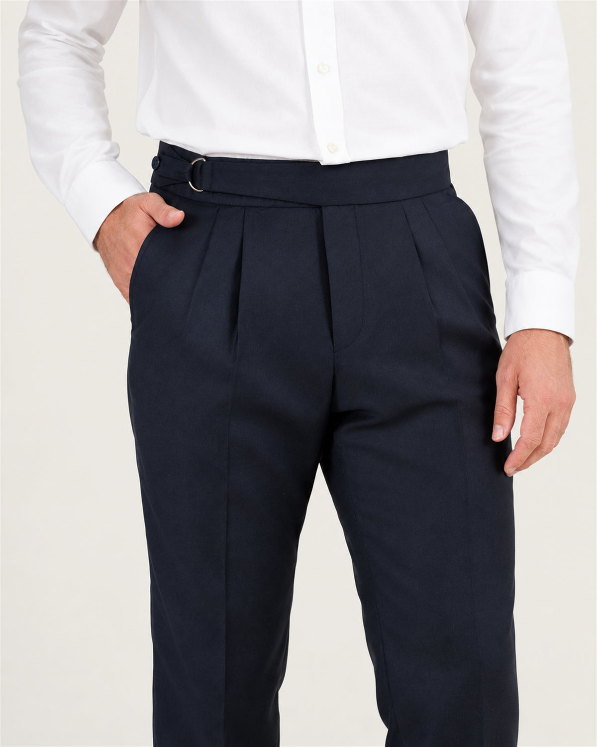 Dunkelblaue Hose aus italienischer Wolle Tailored Fit