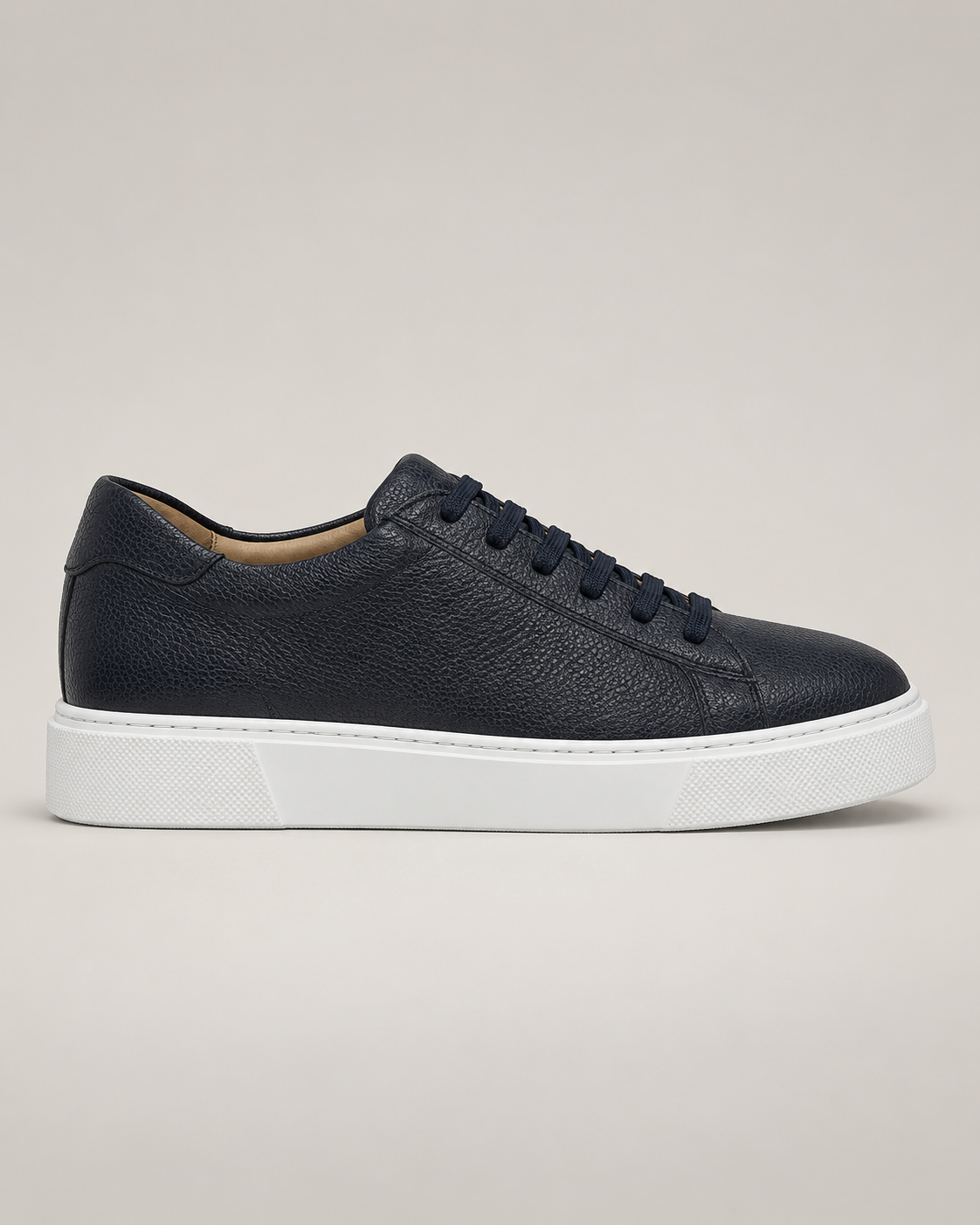Dunkelblaue Sneaker aus Hirschleder