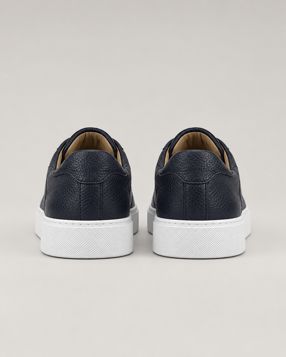 Dunkelblaue Sneaker aus Hirschleder