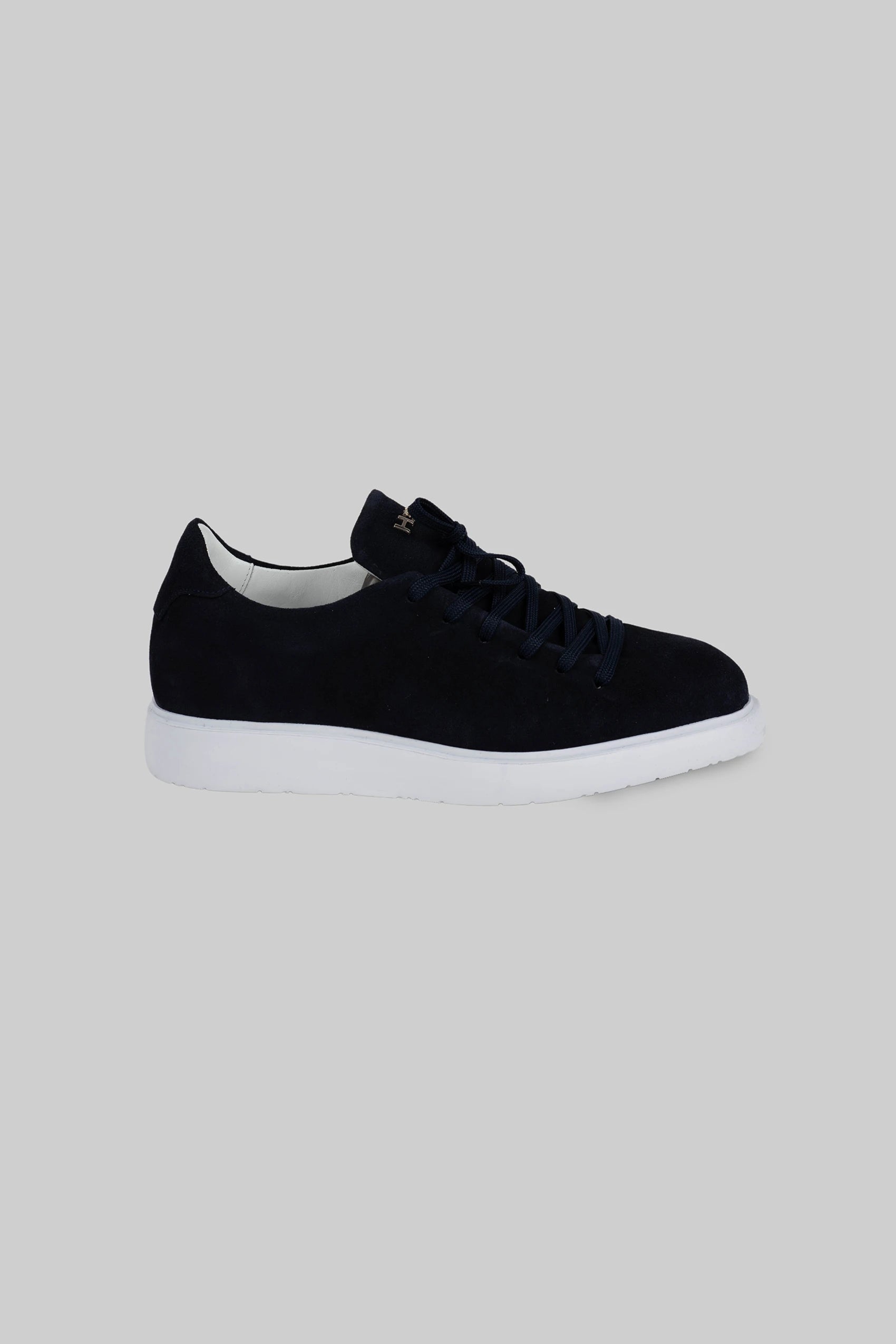 Dunkelblauer Sneaker aus Wildleder