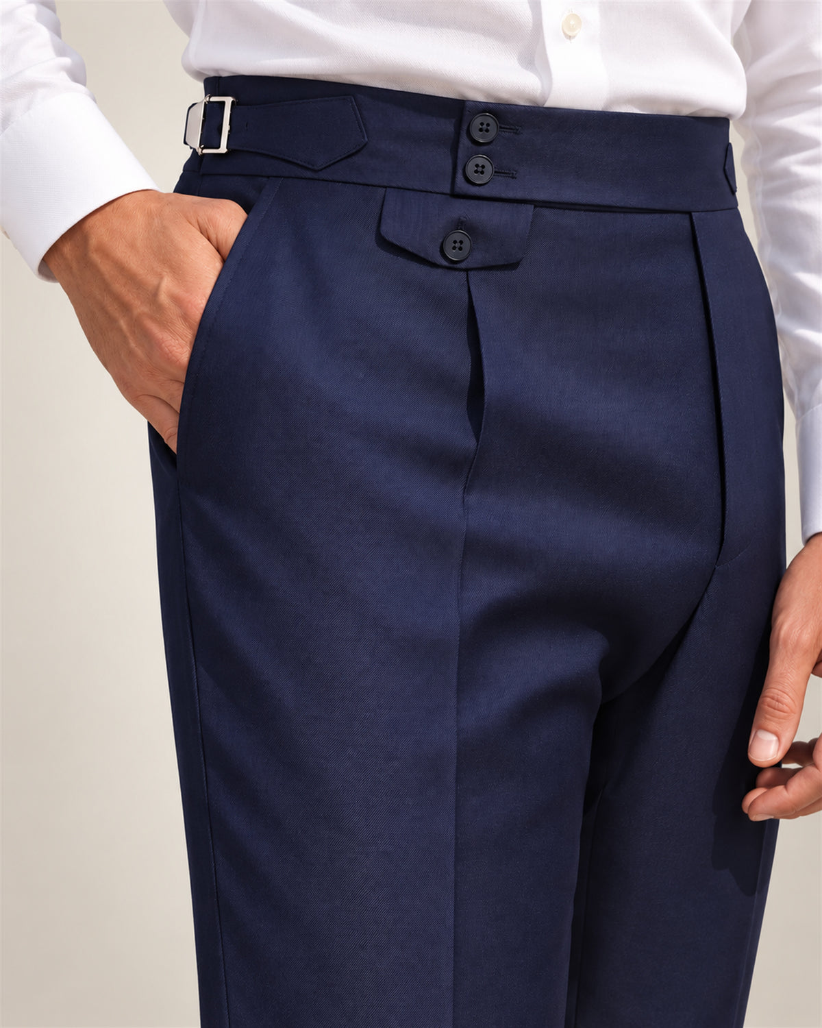 Dark blue slim fit Super 130’s wool suit with single-breasted jacket