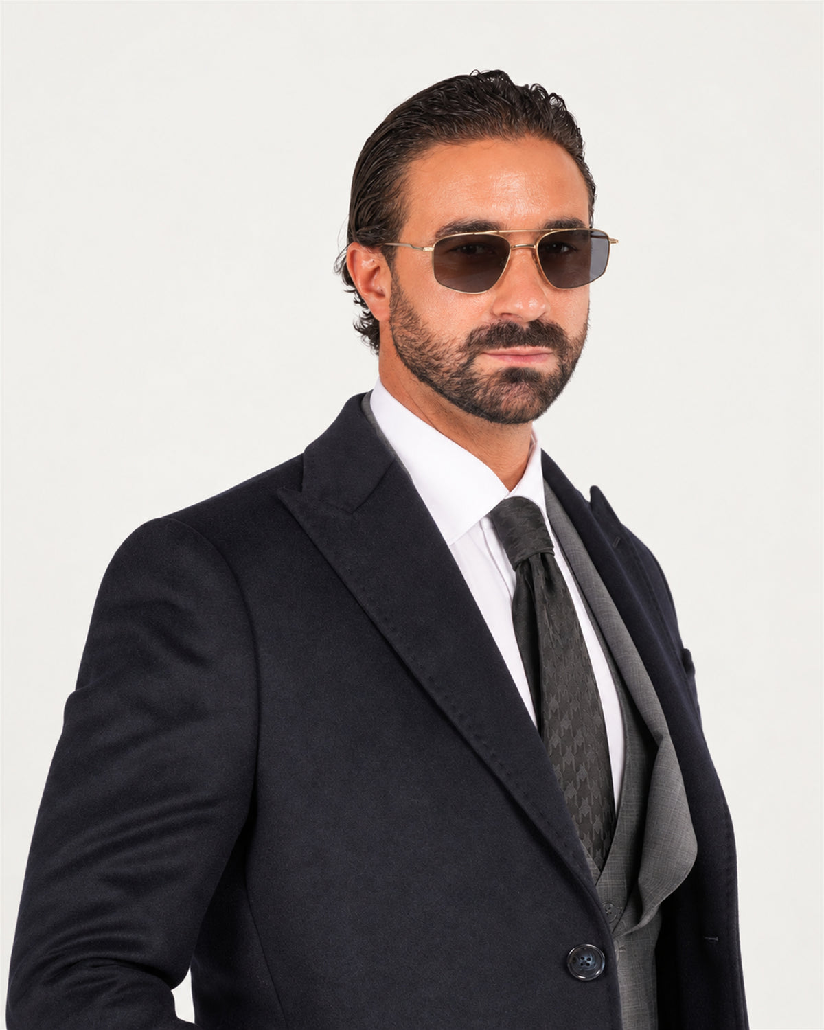 Dunkelblauer italienischer Wollmantel mit Tailored Fit
