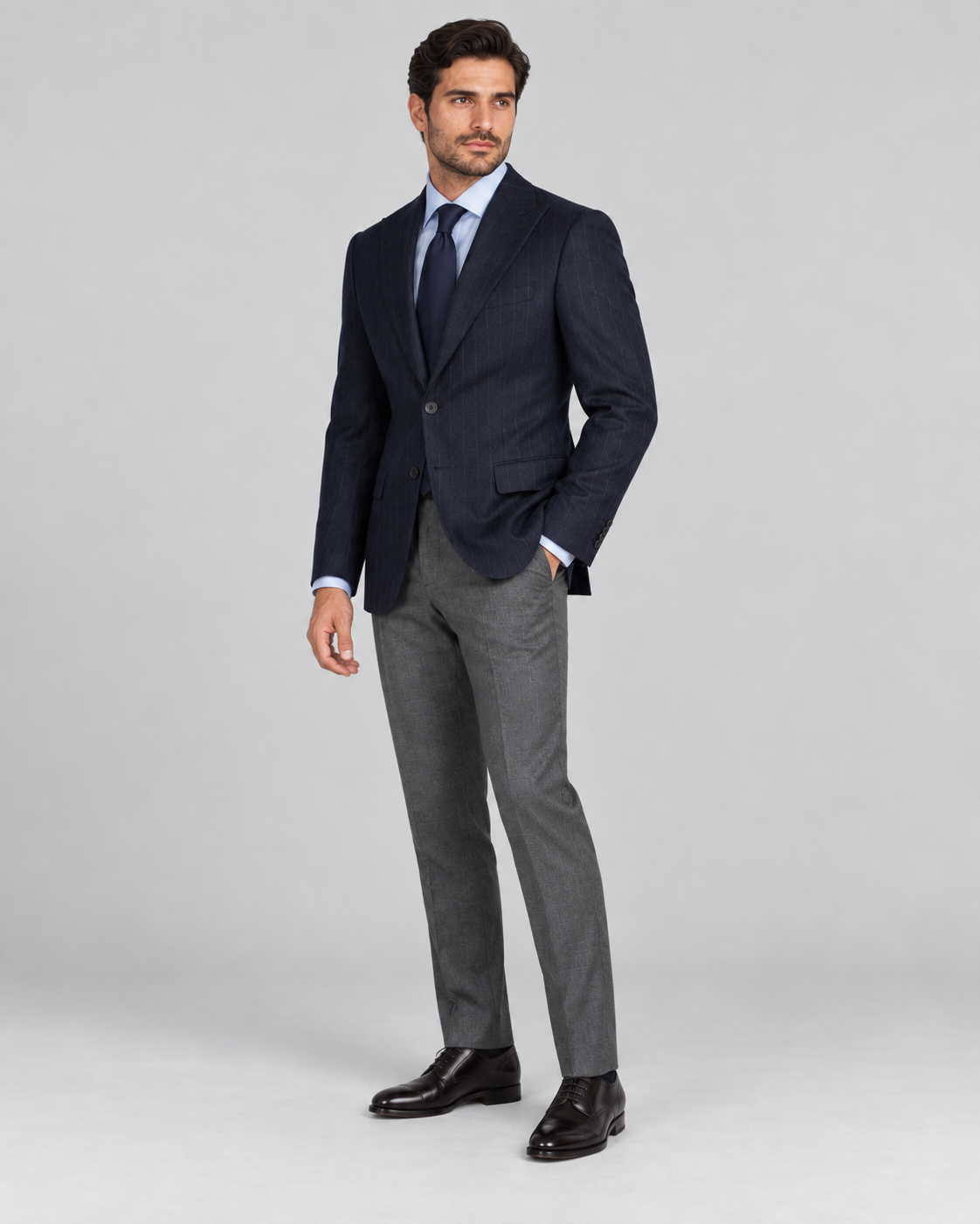 Dunkelblaues Tailored-Fit-Einreiher-Sakko aus Flanellwolle mit Nadelstreifen