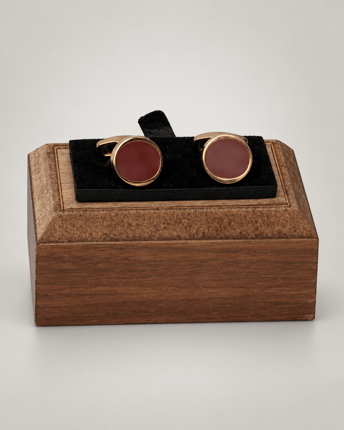 Golden cufflinks made of Italian metal, round design