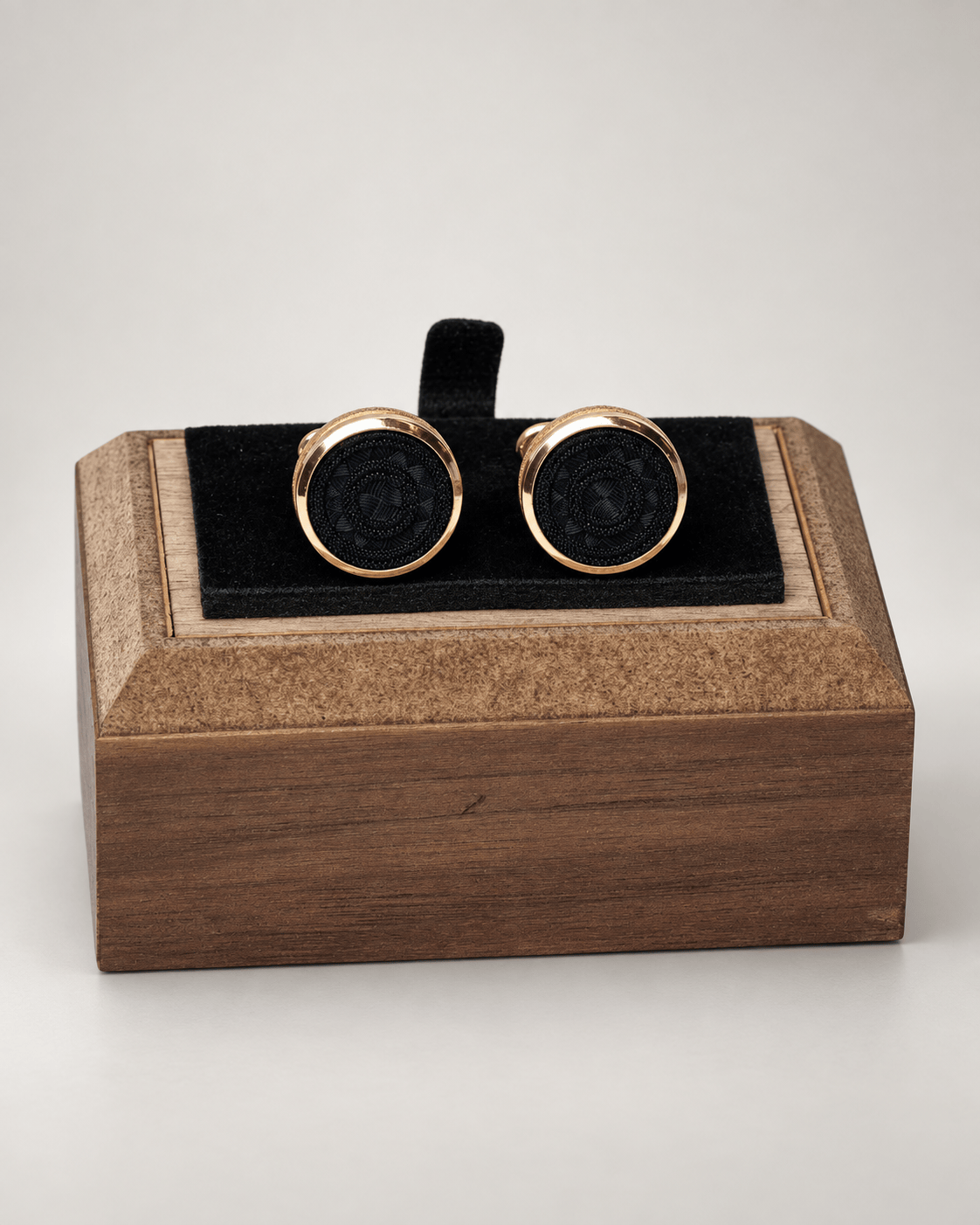 Golden cufflinks made of Italian metal, round design