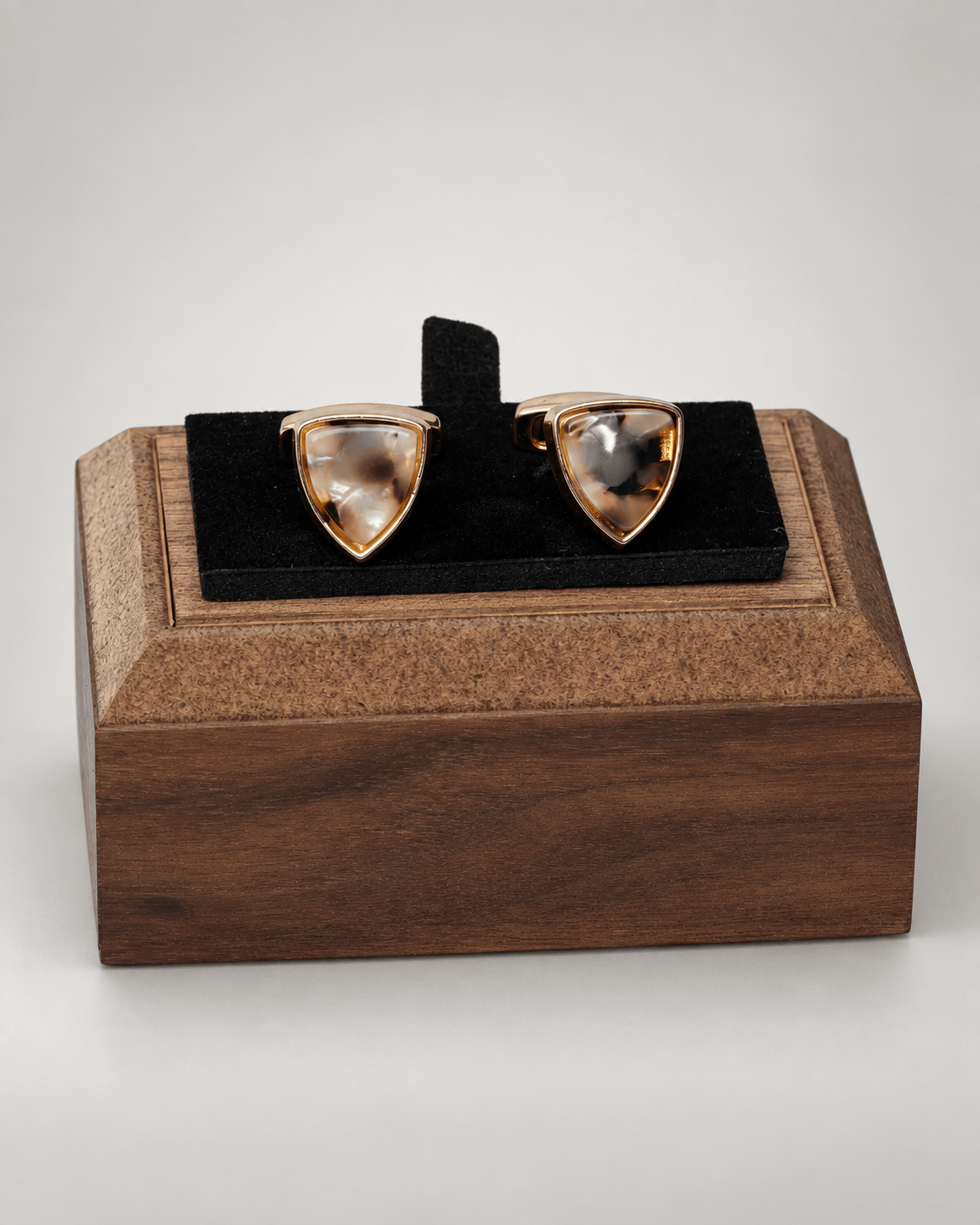 Gold cufflinks made of Italian metal, Shield Design