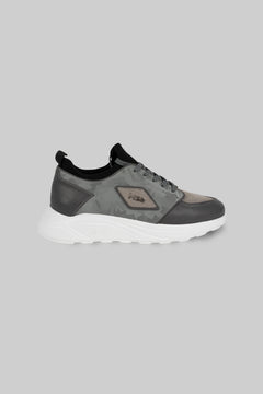 Grauer Ledersneaker