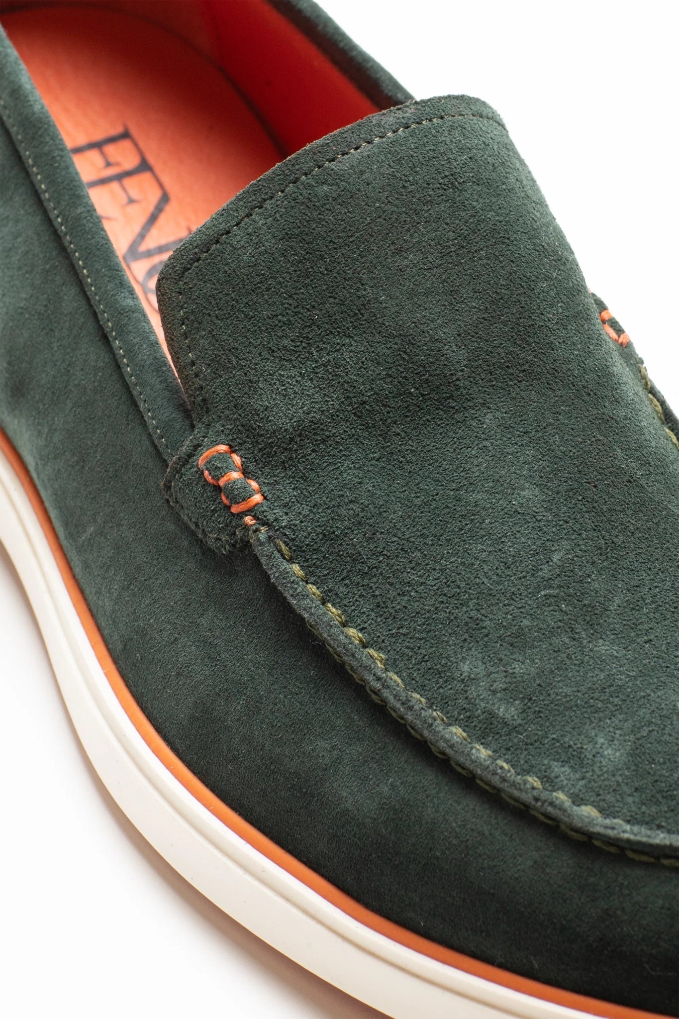 Grüner Loafer-Schuh aus weichem Wildleder