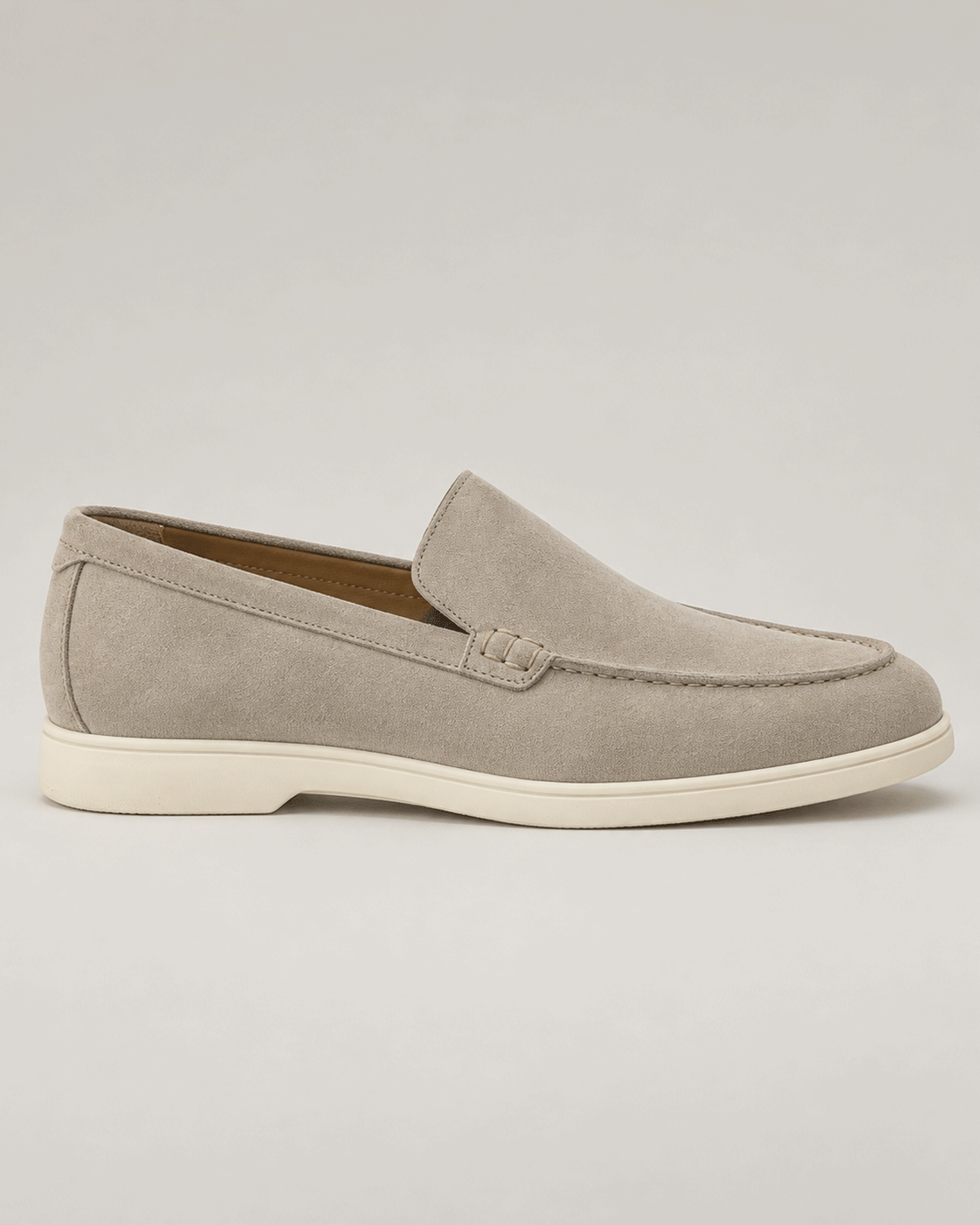 Hellbeige Slipper aus italienischem Kalbsveloursleder