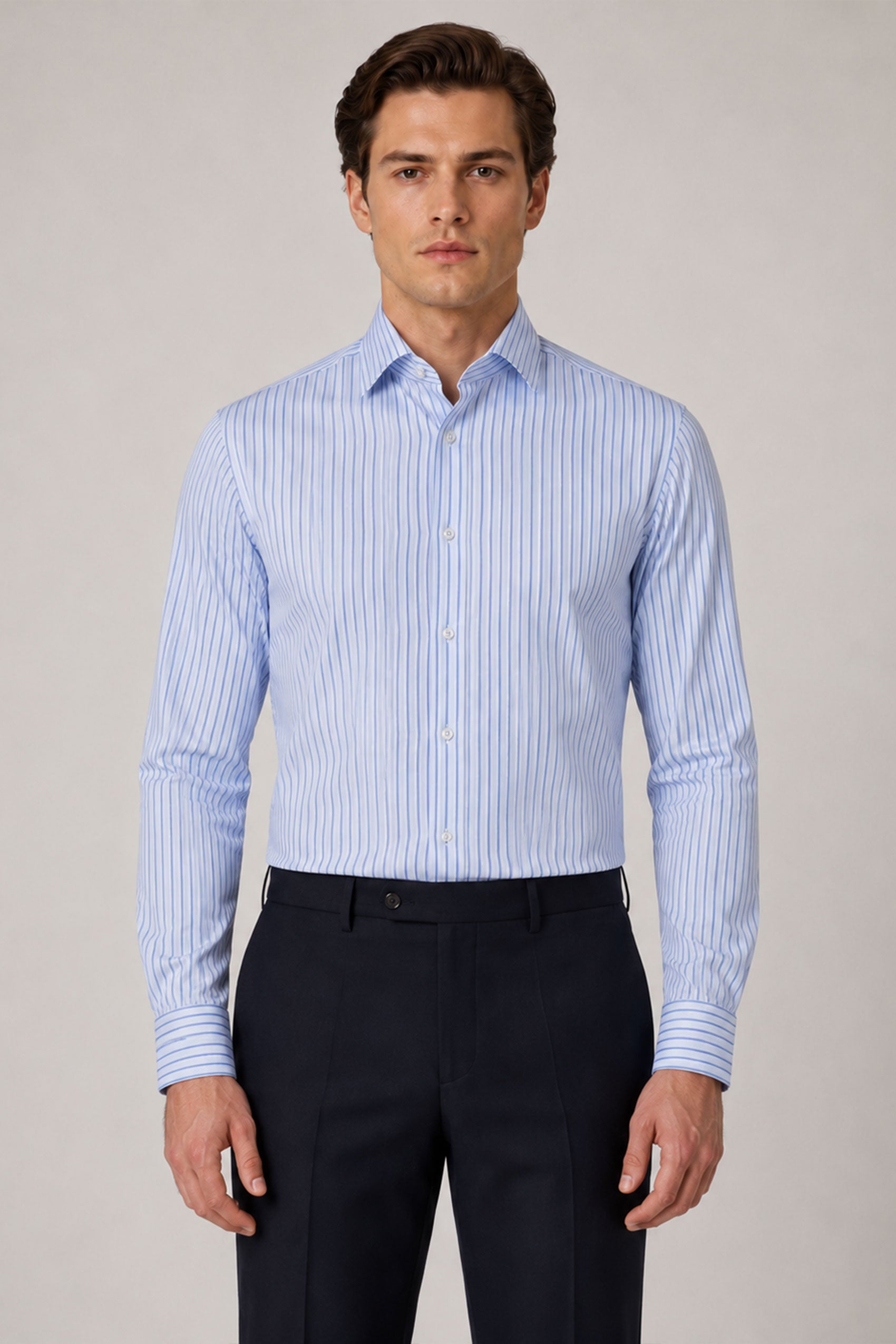 Hellblaues gestreiftes Modern Fit Hemd