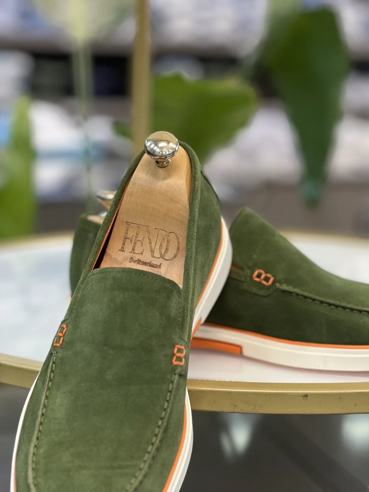 Hellgrüner Loafer-Schuh aus weichem Wildleder