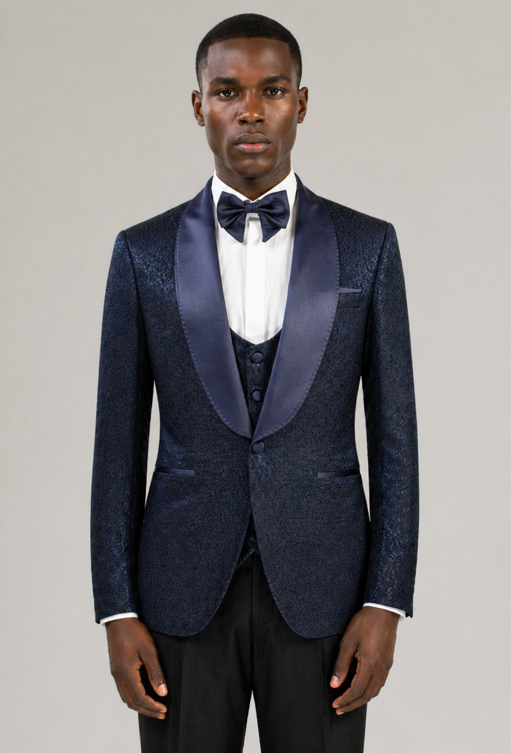Dunkelblauer Slim Fit Smoking für Herren Eleganter Hochzeitsanzug mit Satinrevers und Einreiher