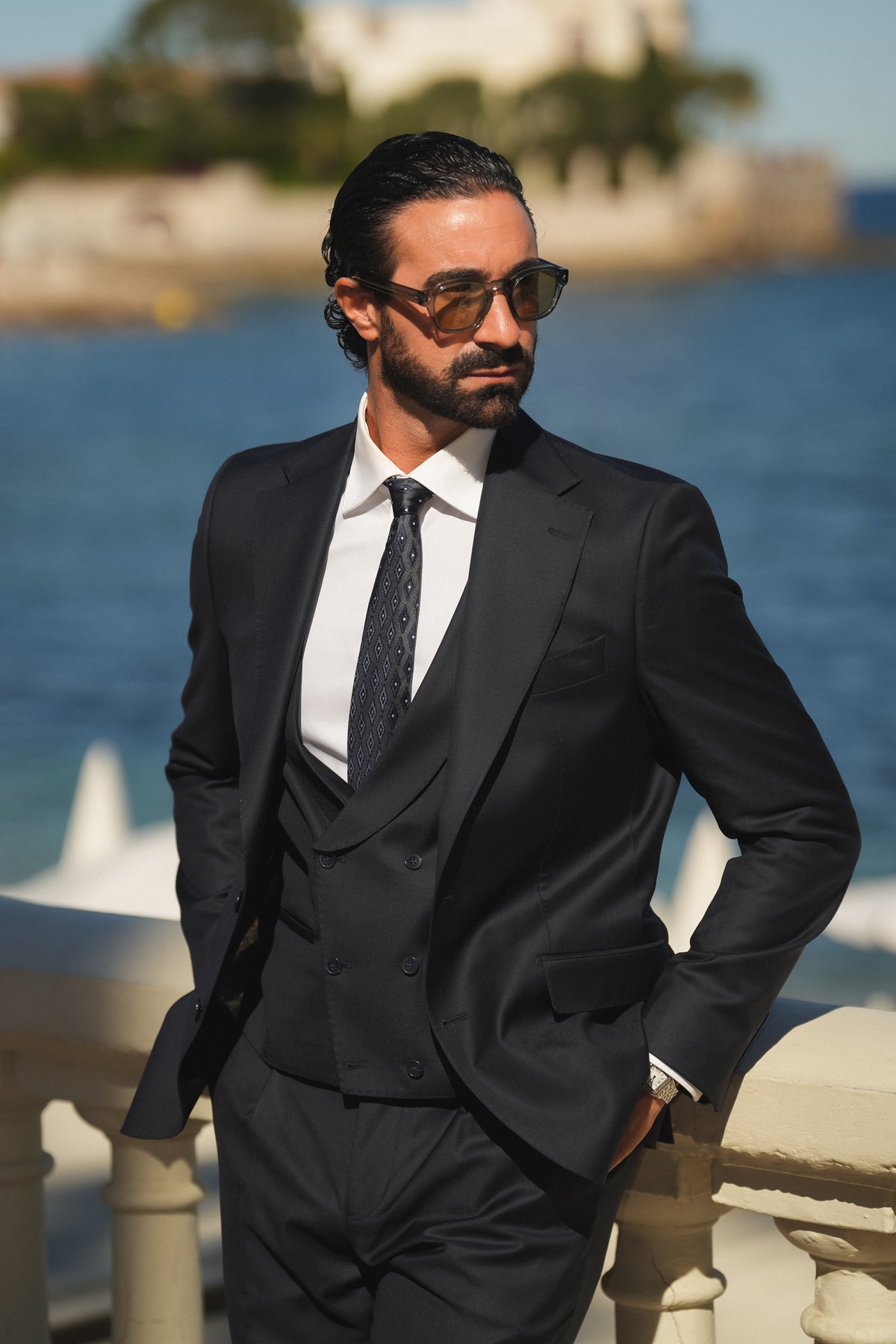 Dunkelblauer Slim-Fit-Dreiteiler aus Super-130s-Wolle