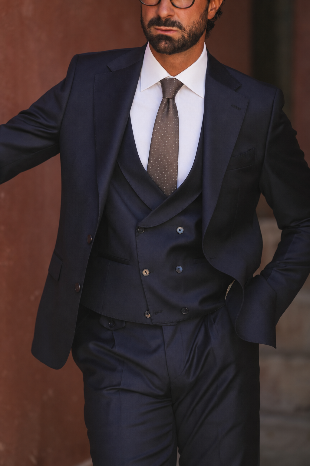 Dark blue slim-fit Super 130's wool suit with single-breasted jacket
