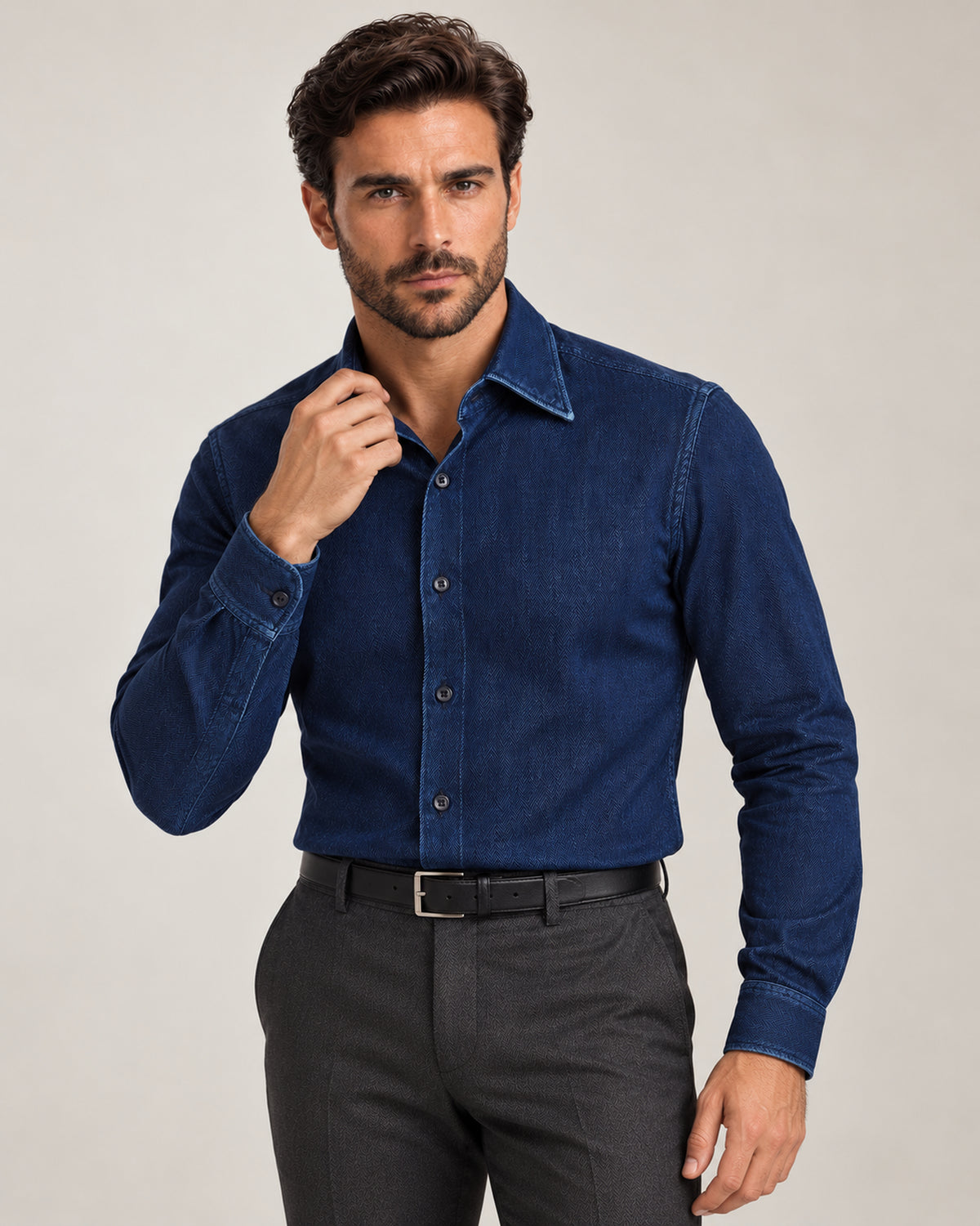 Indigoblaues Denimhemd mit Fischgratmuster – Slim Fit