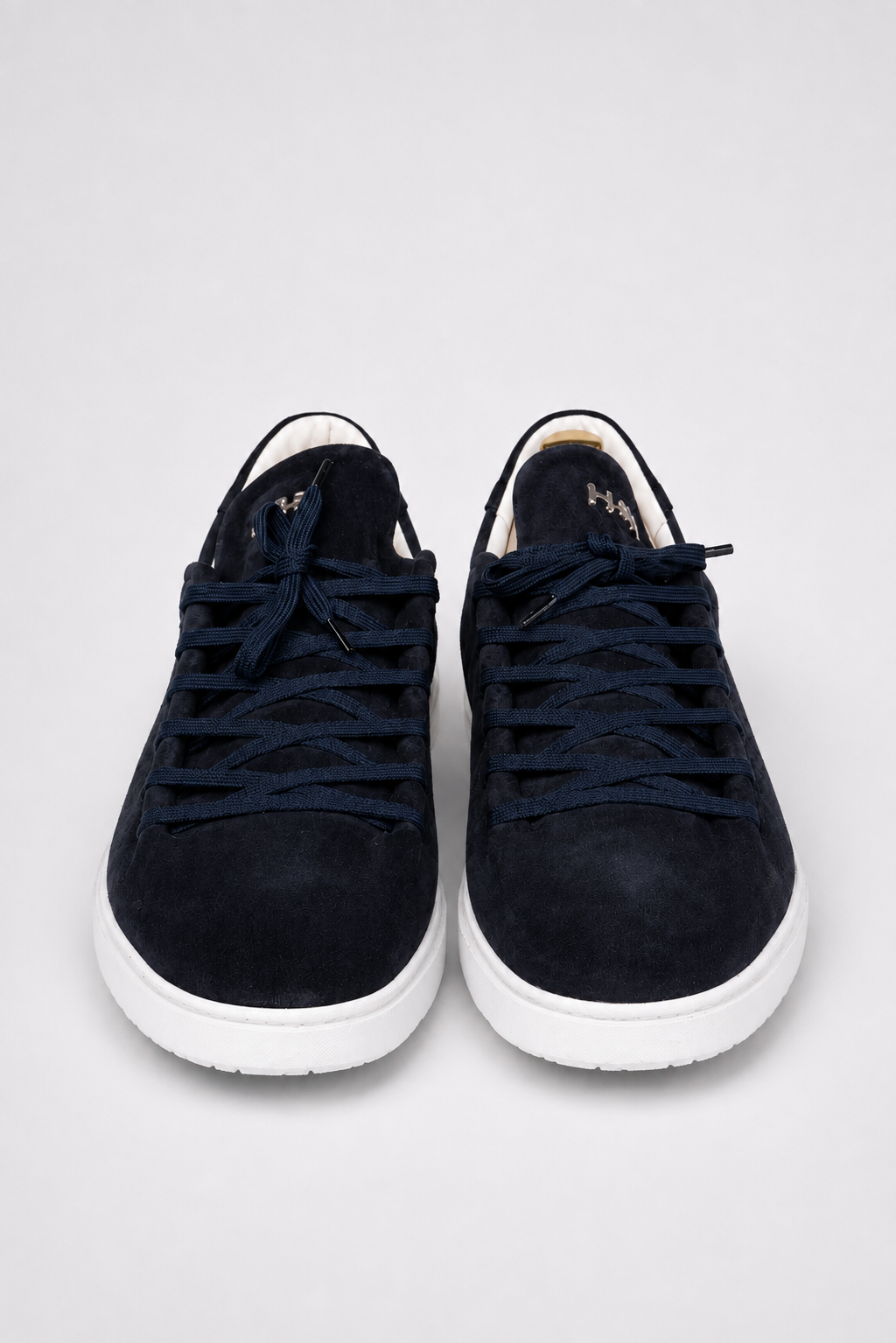 Marineblaue Low-Top-Sneaker aus Veloursleder