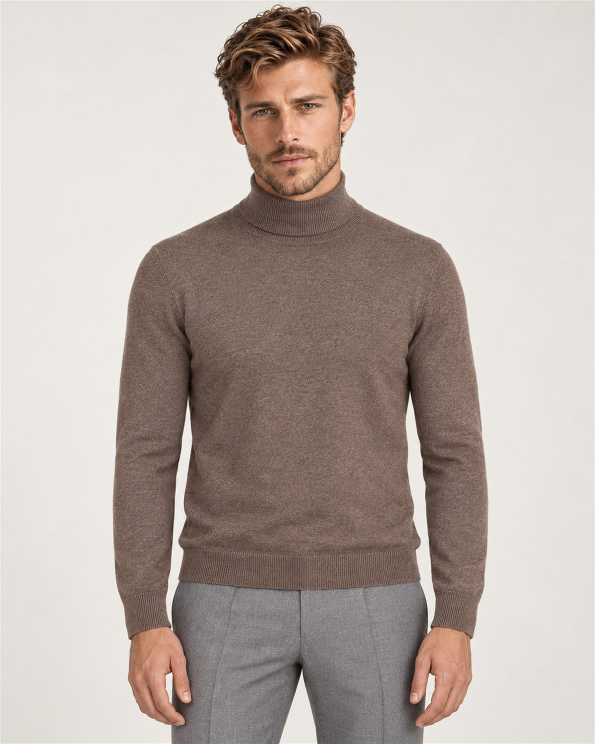 Rollkragenpullover Brünette