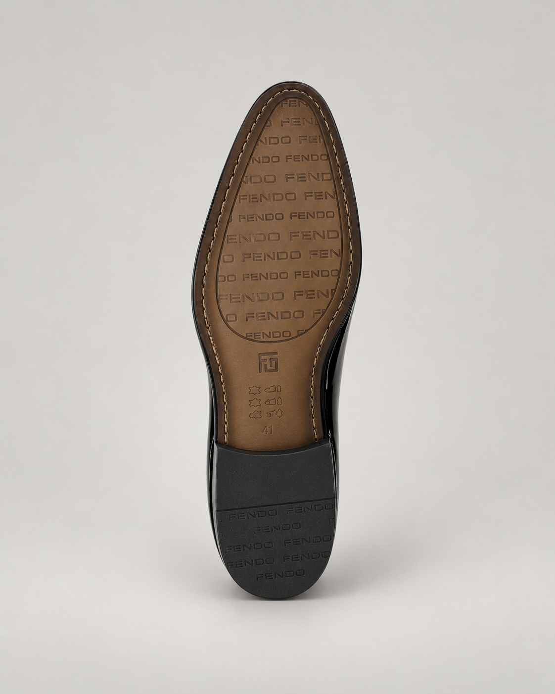 Schwarze Oxford-Schuhe aus hochglänzendem Kalbsleder