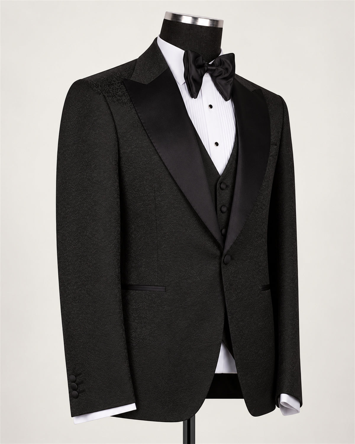Black three-piece slim-fit tuxedo with a shawl collar – blazer on mannequin
