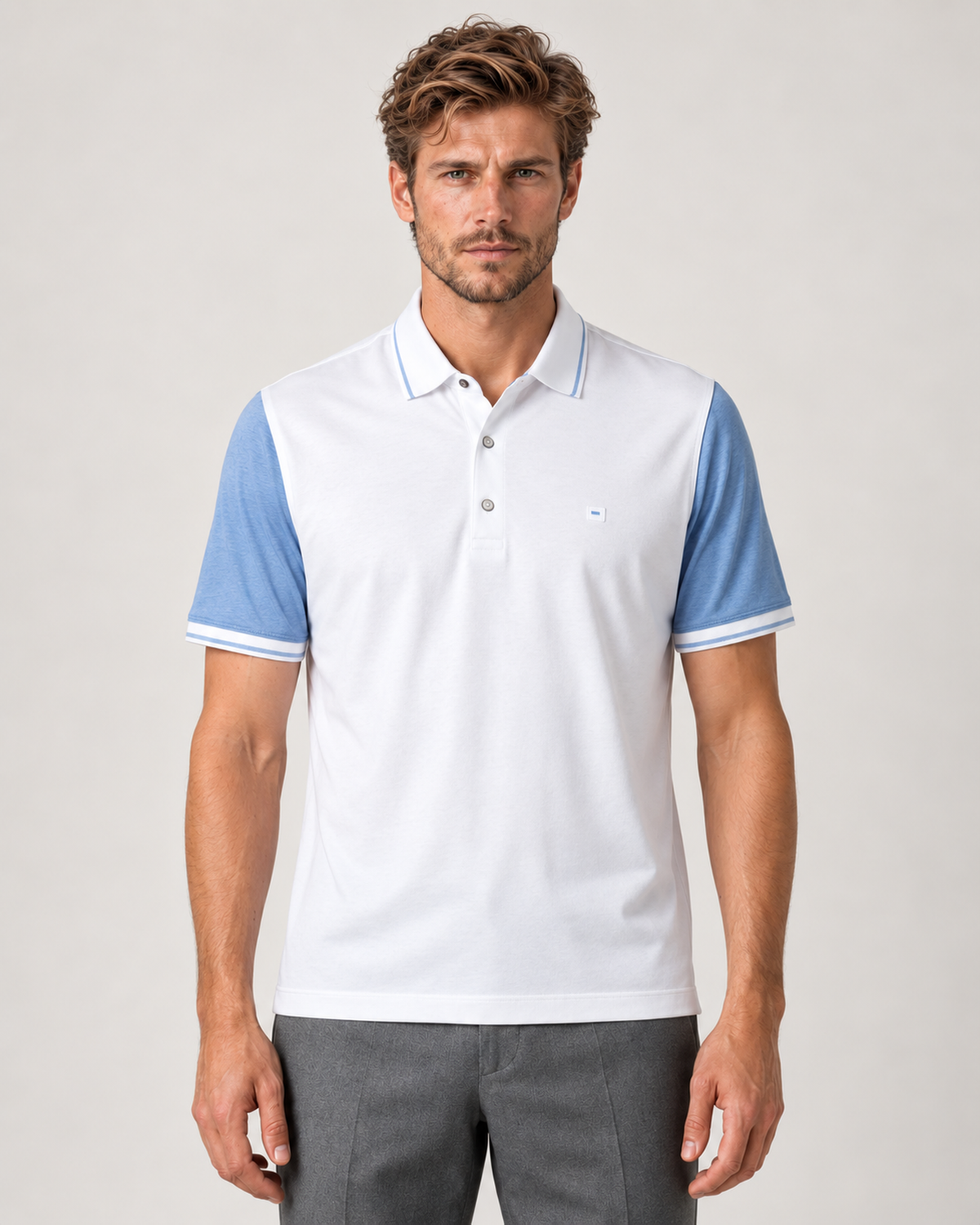 Weisses und blaues Polo-Shirt aus Baumwolle