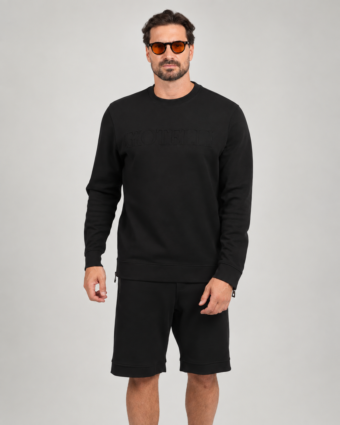 Two-piece men's tracksuit