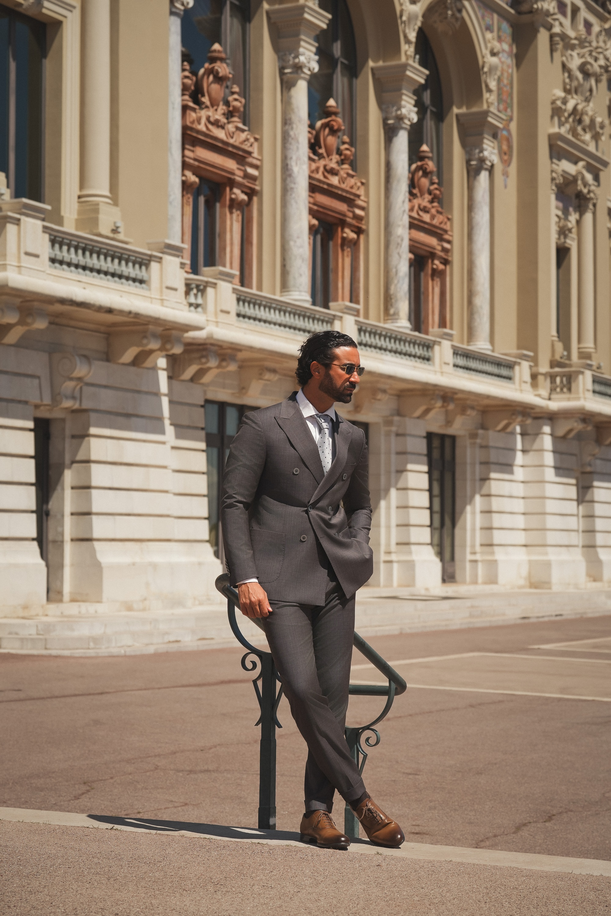 Brauner Slim-Fit Wollanzug mit Zweireiher