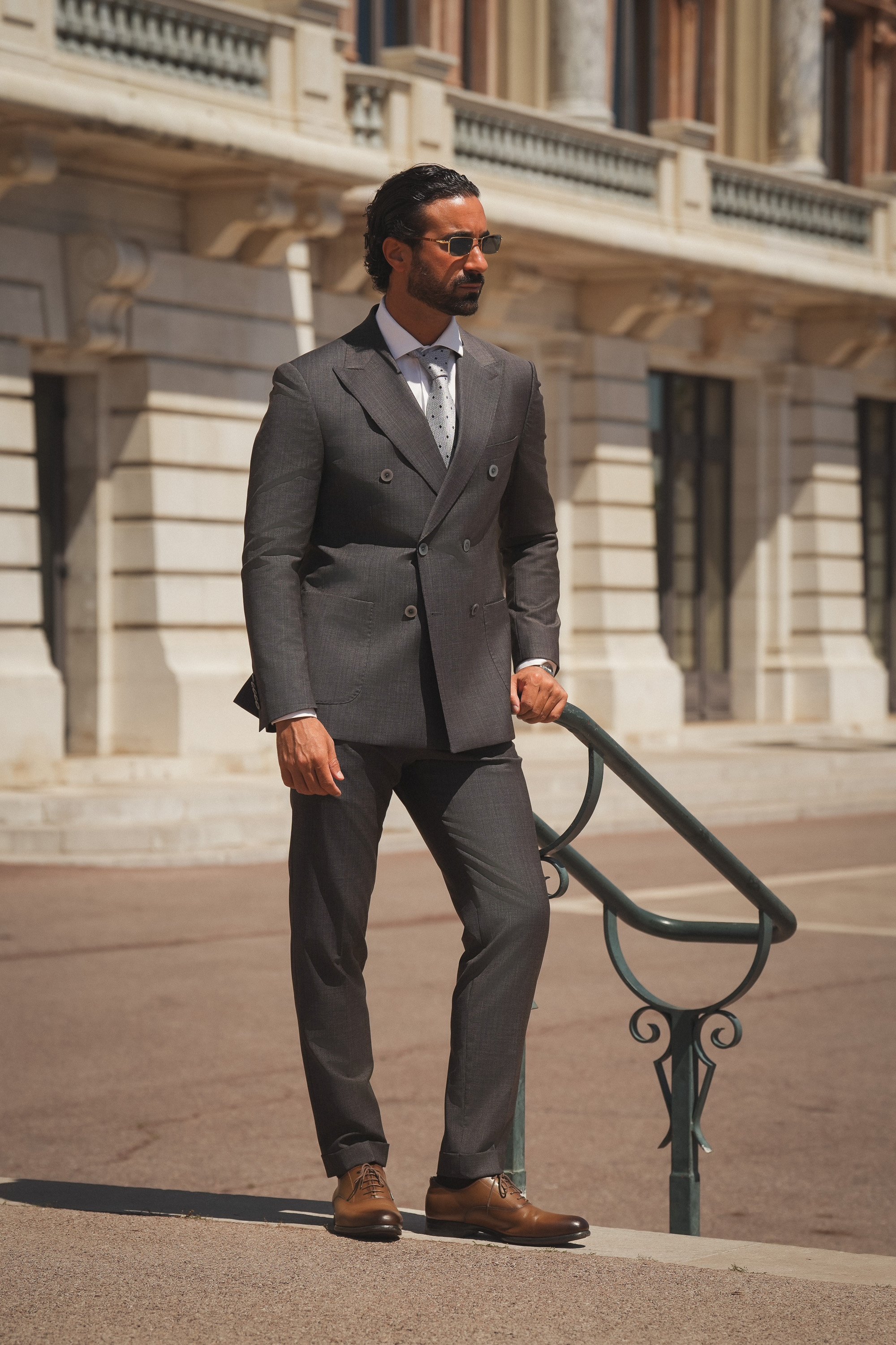 Brauner Slim-Fit Wollanzug mit Zweireiher