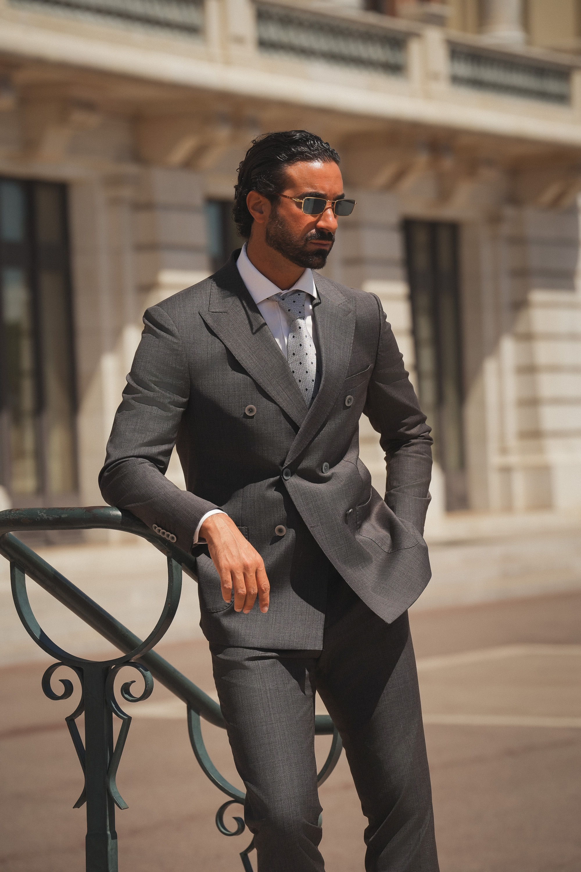 Brauner Slim-Fit Wollanzug mit Zweireiher