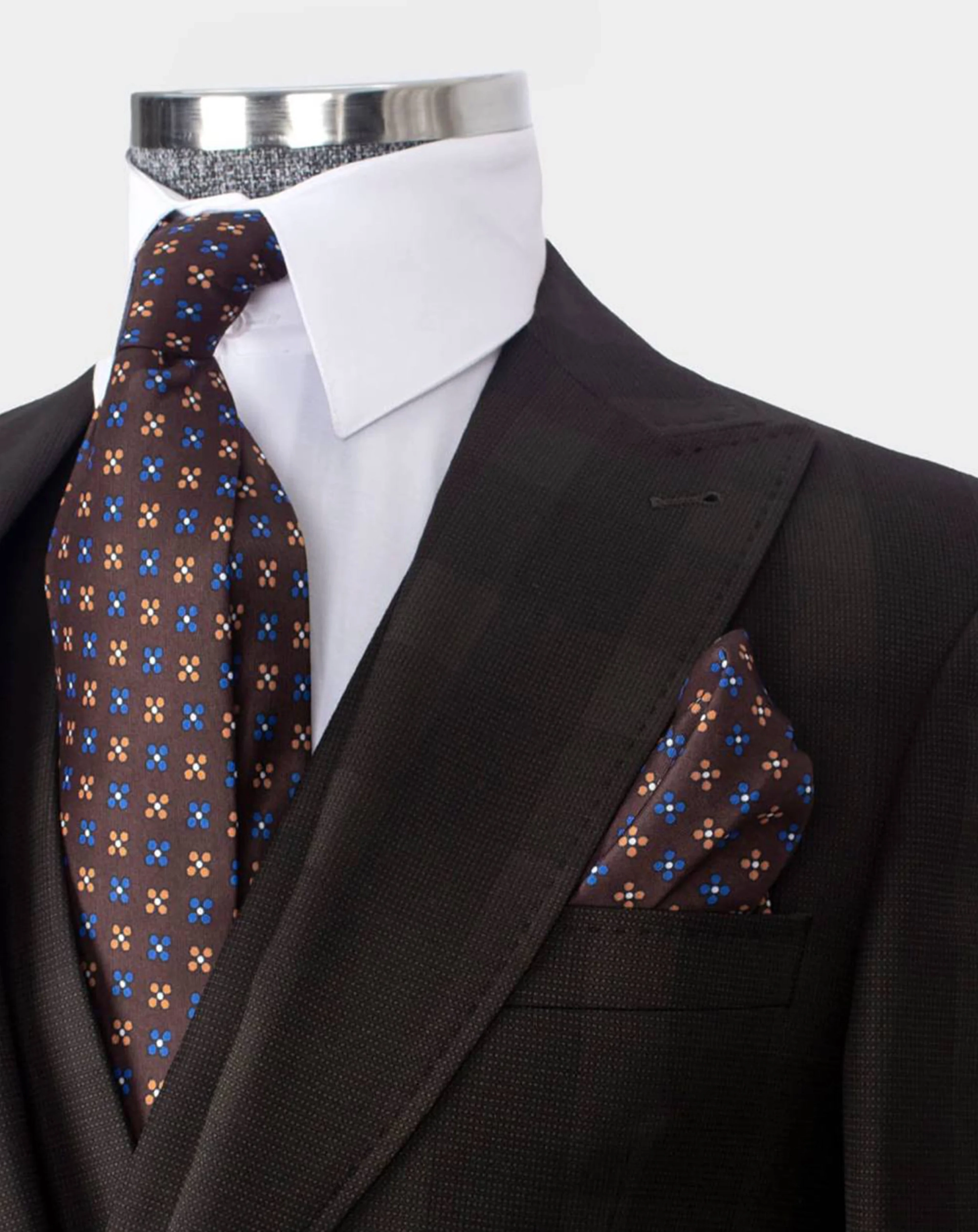 Aarau brown single breasted and three pieces suit