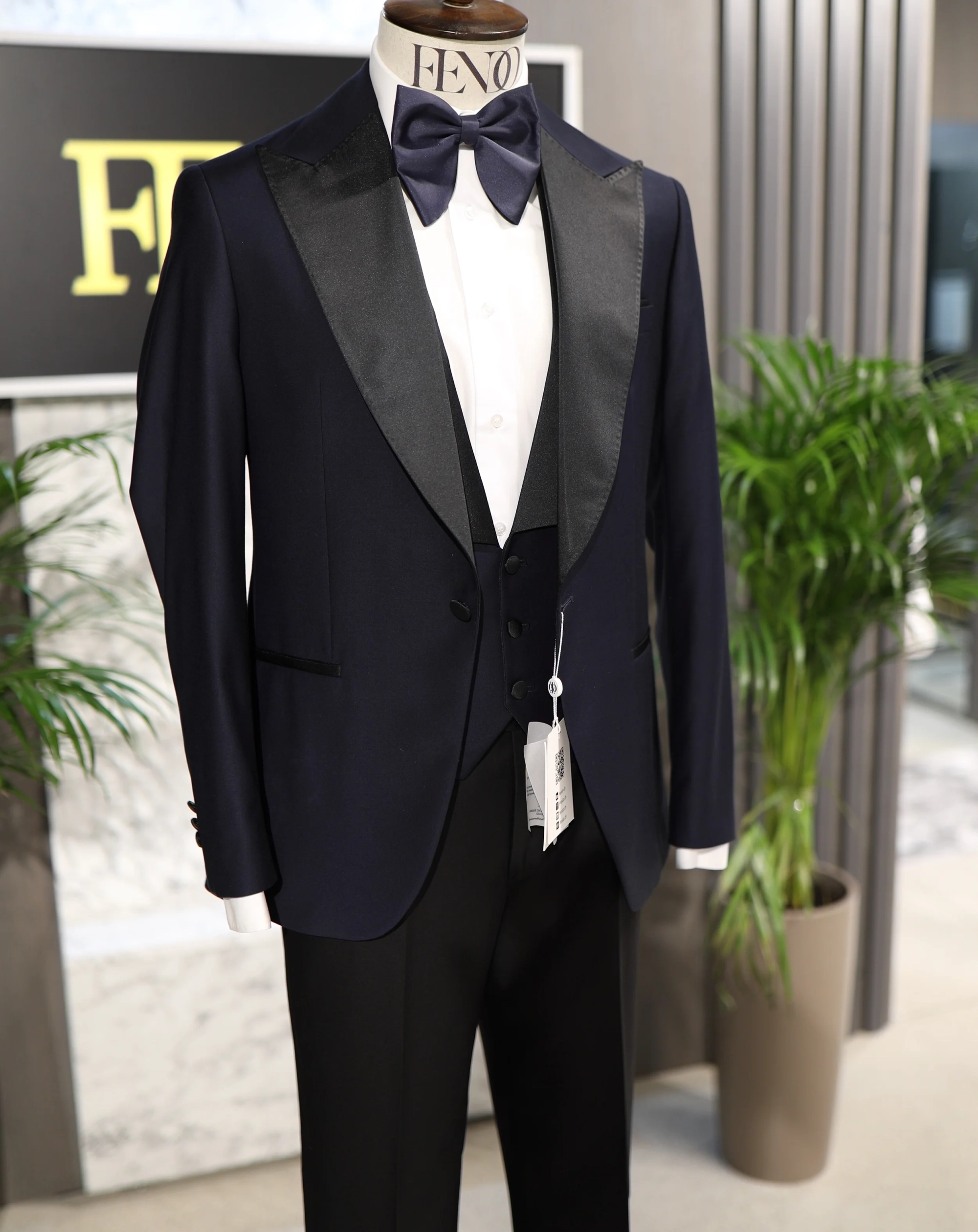Allschwil dark blue three-piece tuxedo suit for mens