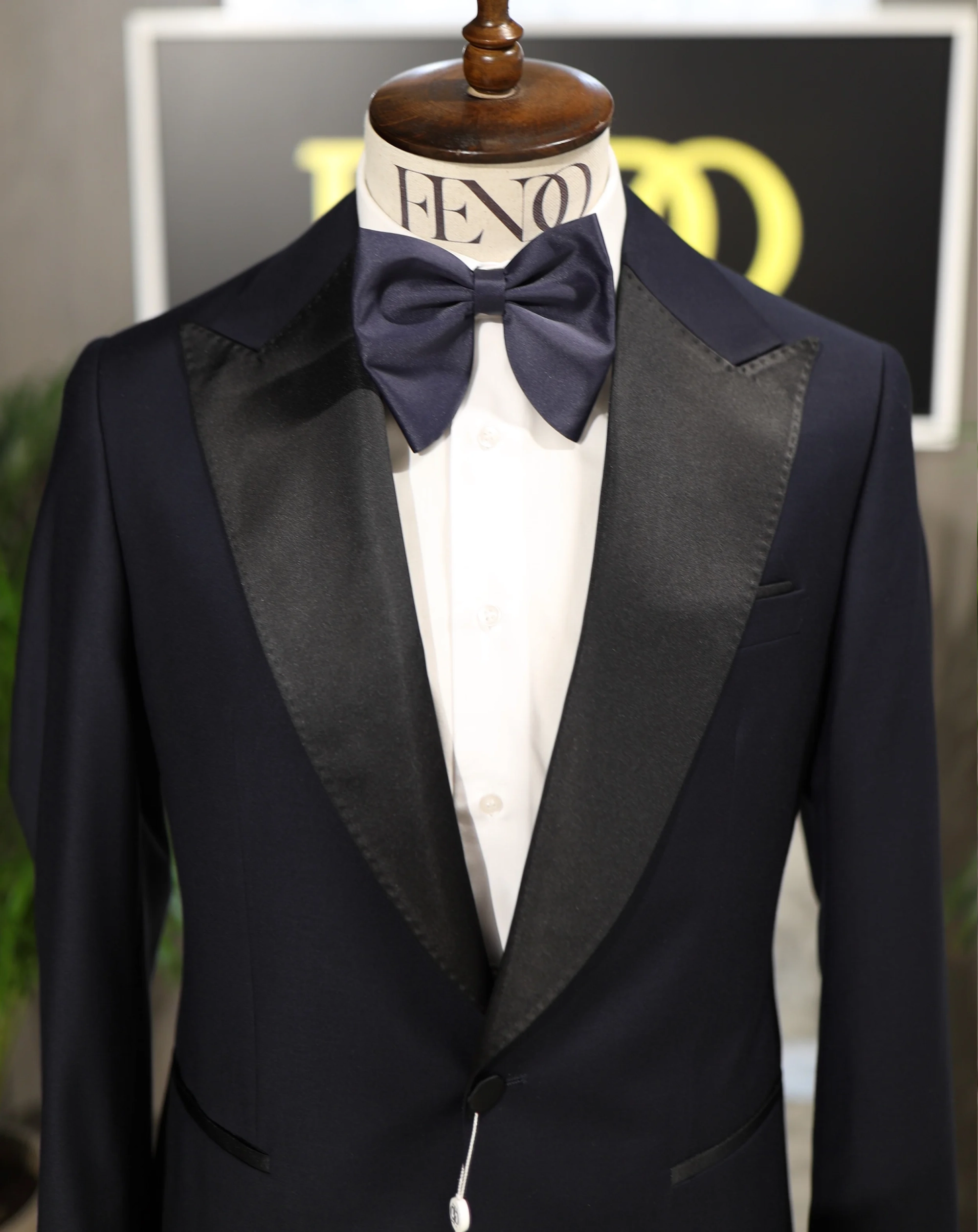 Allschwil dark blue three-piece tuxedo suit for mens