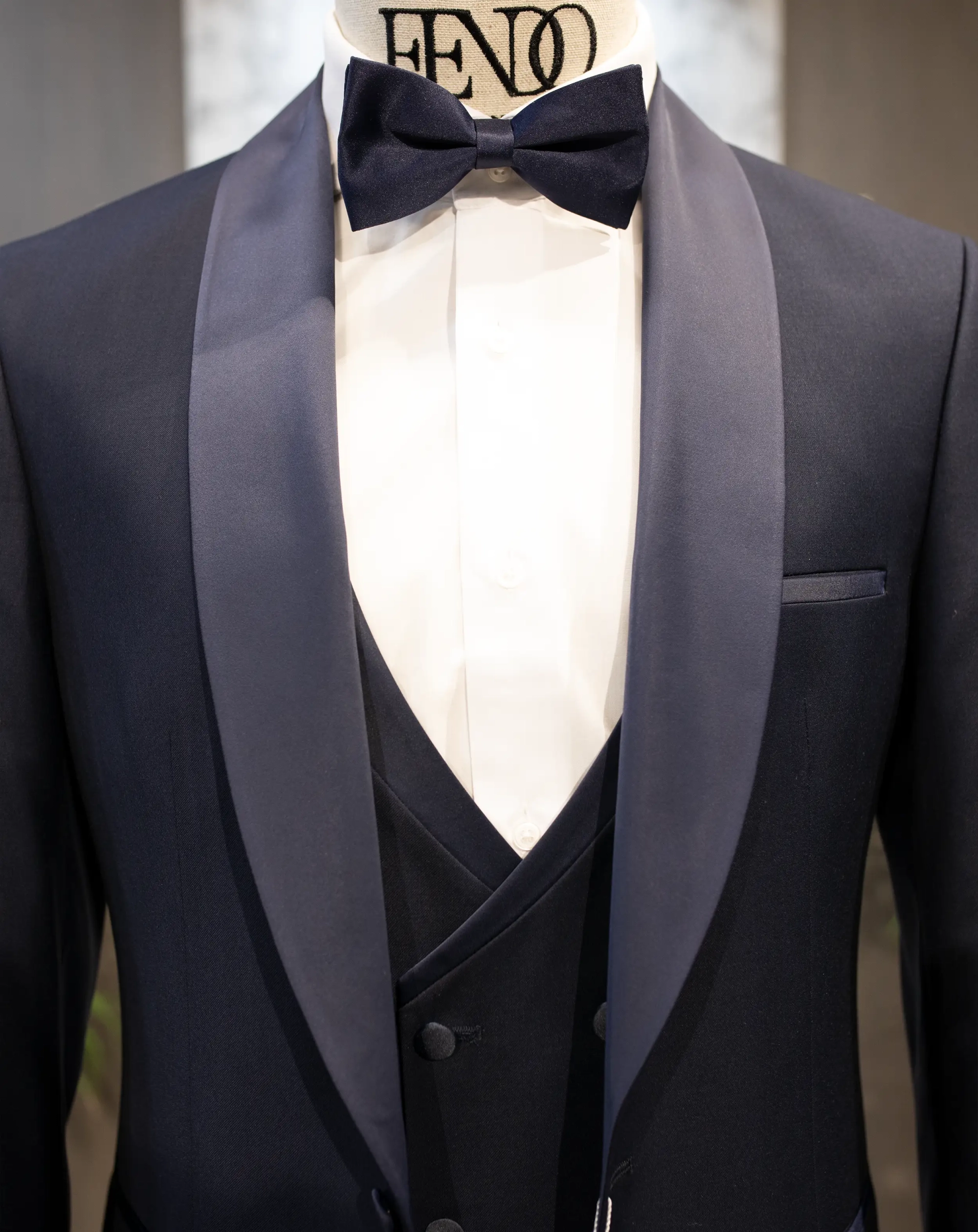 Aneto‎ dark blue tuxedo suit