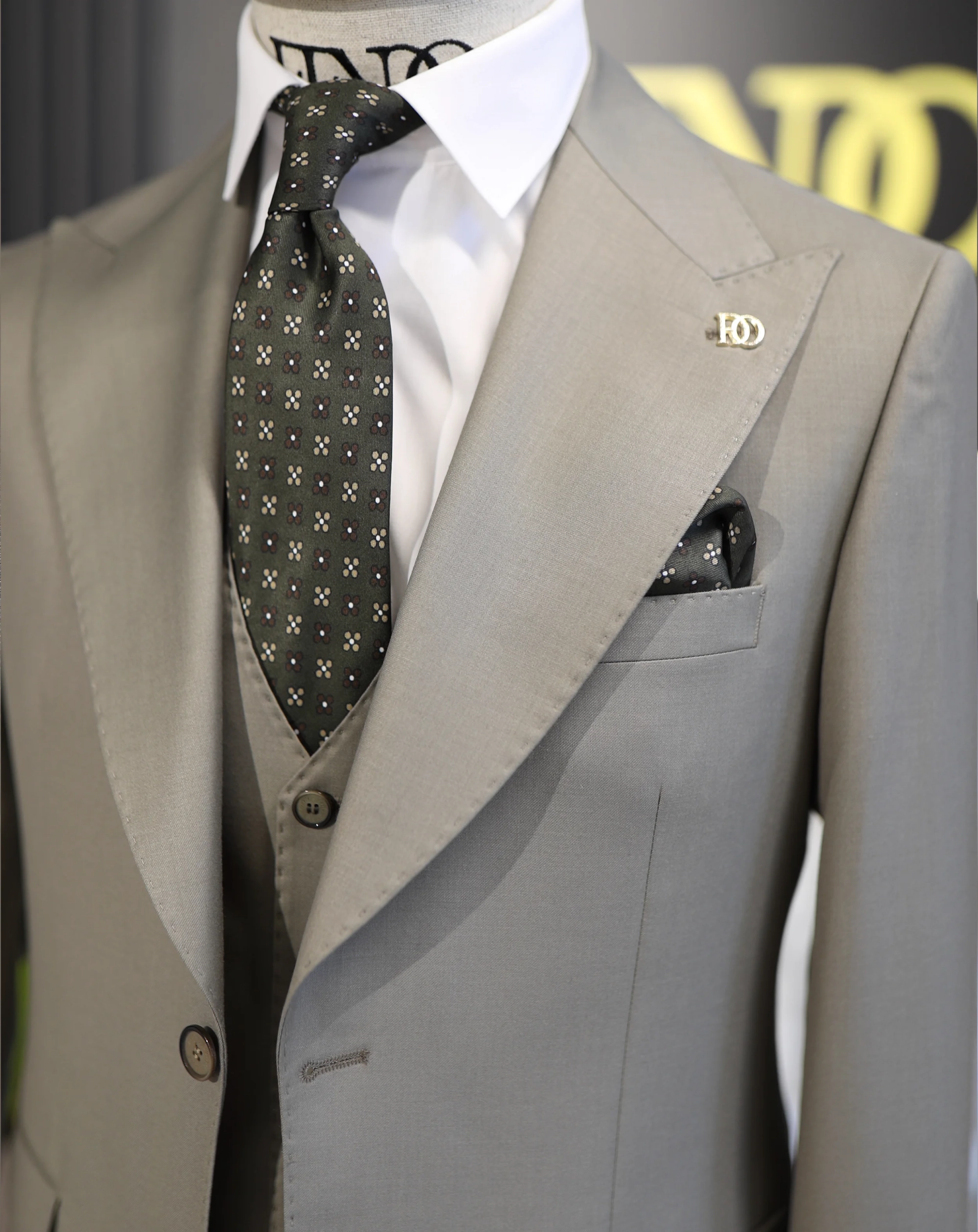 Chur green single breasted suit