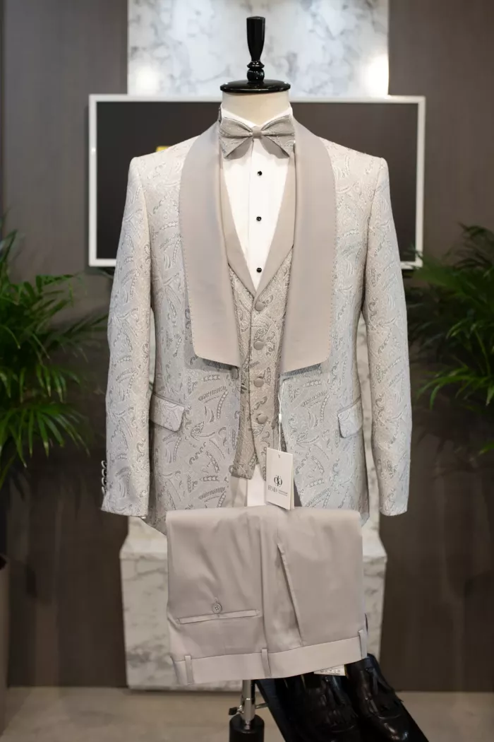 Gray tuxedo suit from Plasencia