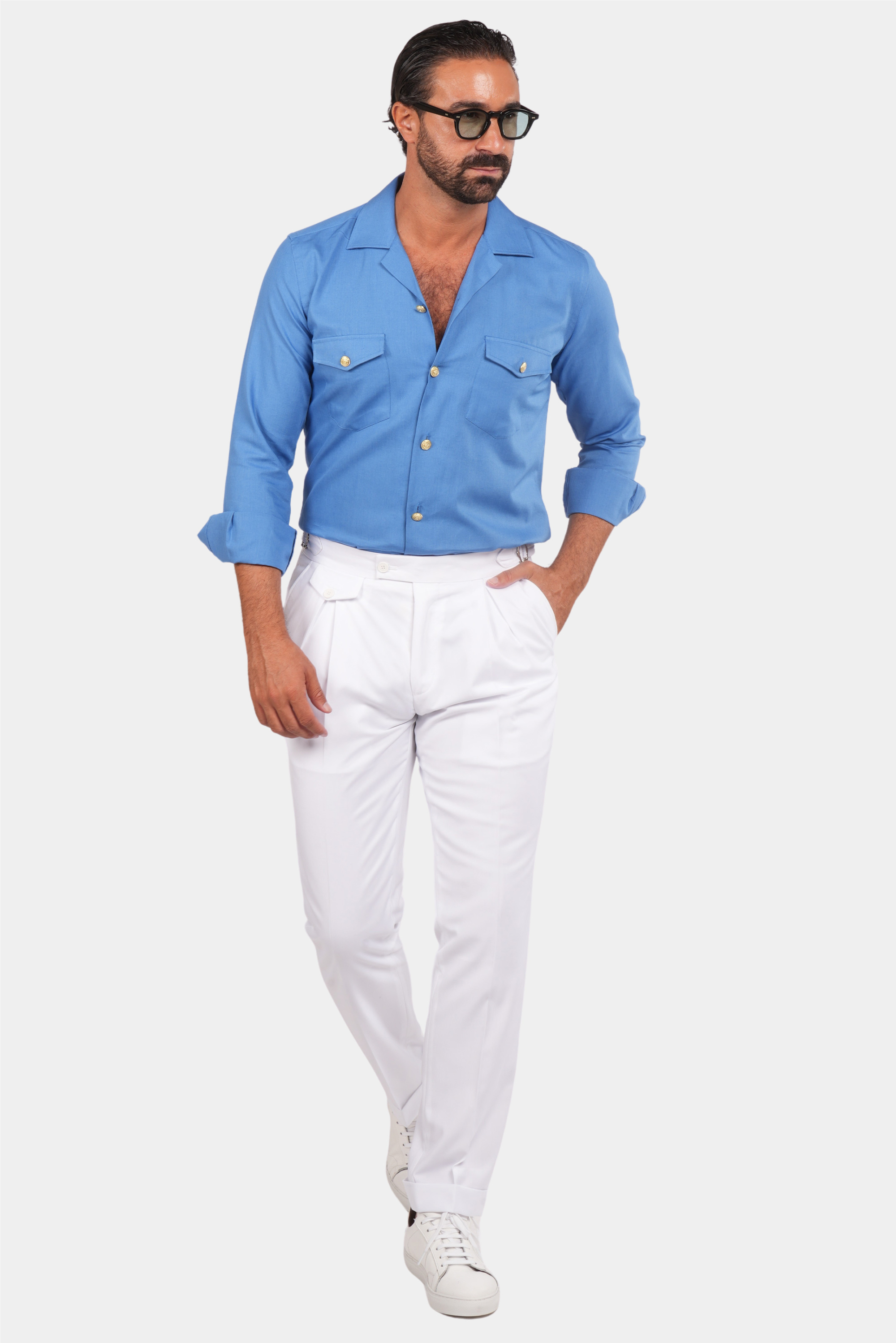 Blaues Safari-Hemd