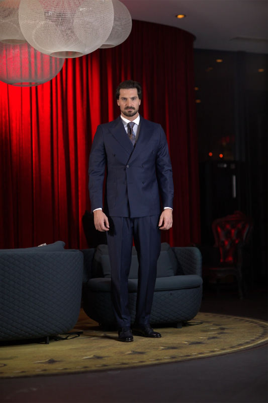 Navy blau Modern Fit Zweireiher Anzug